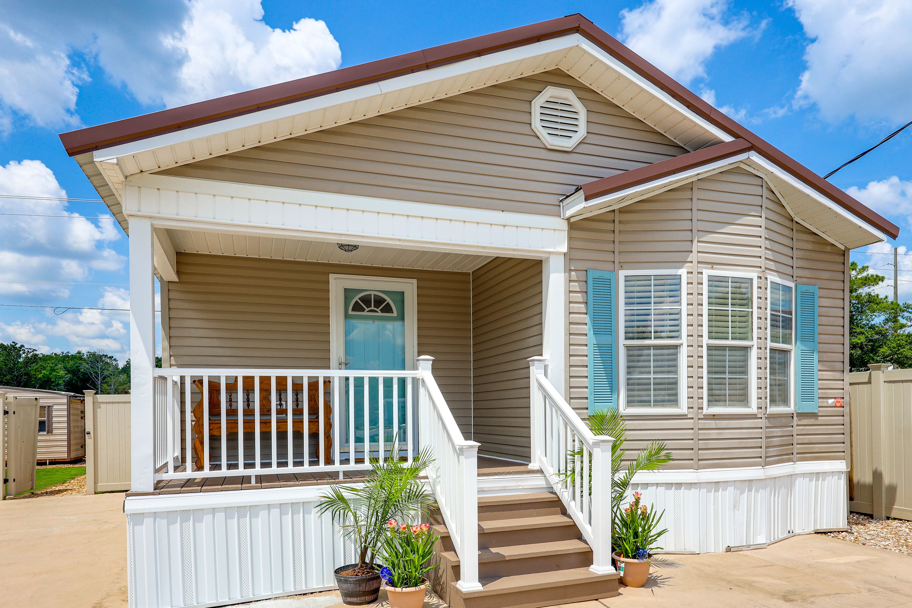 Elberta Vacation Rental | 3BR | 1.5BA | 1,200 Sq Ft | Stairs to Enter