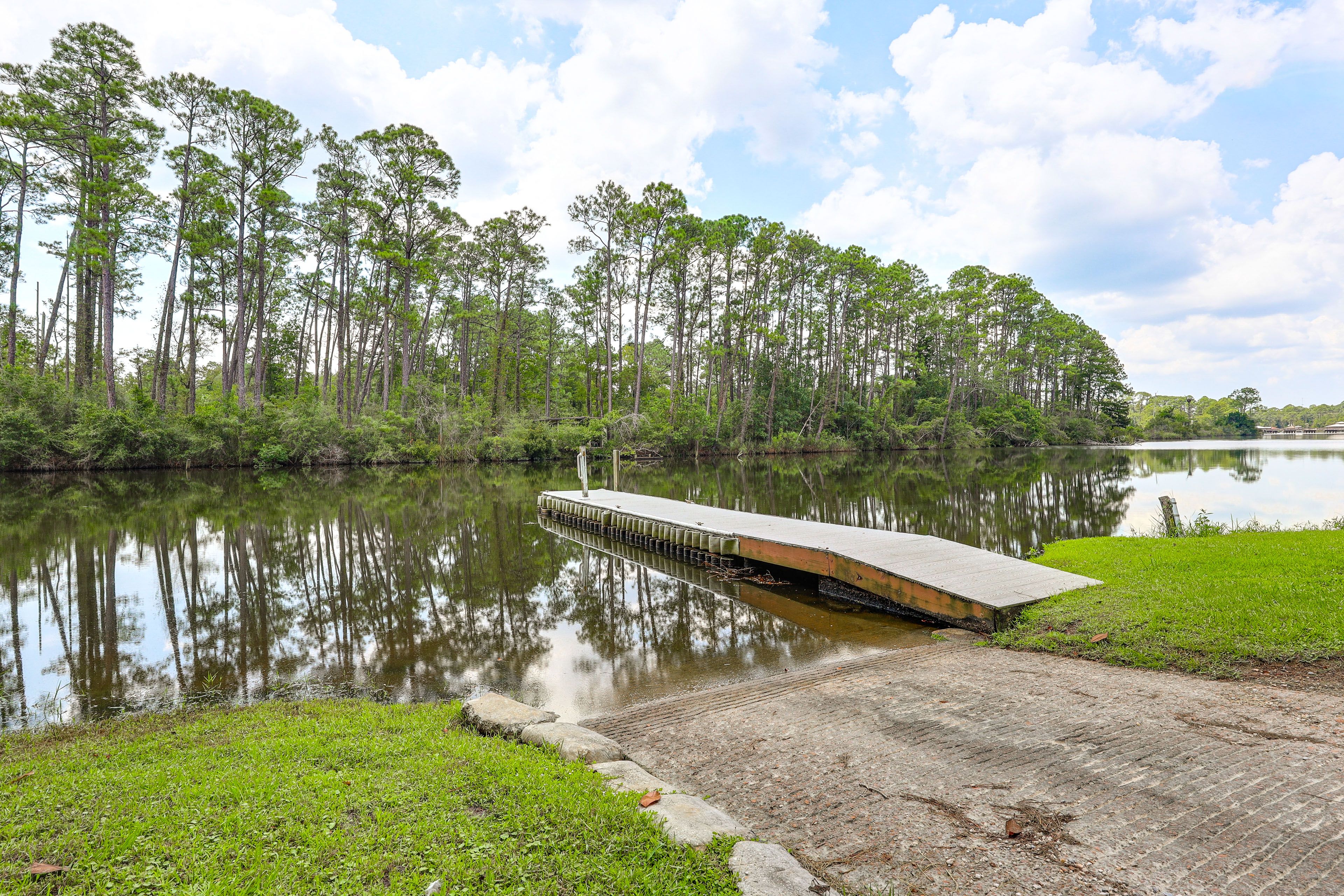 Plantation Harbor and RV Resort | Community Dock | Miflin Creek