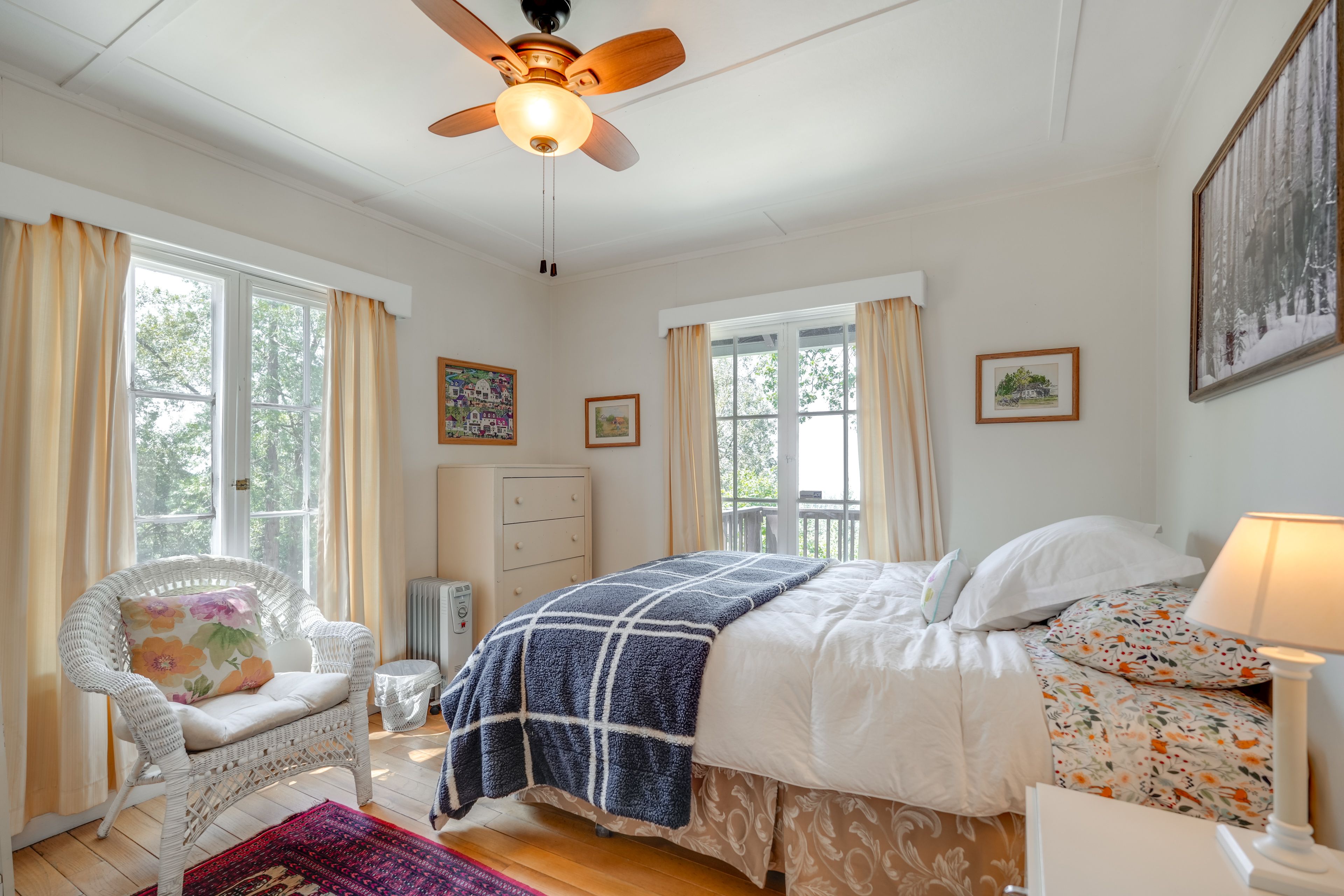 Bedroom 1 | Queen Bed | Main Level