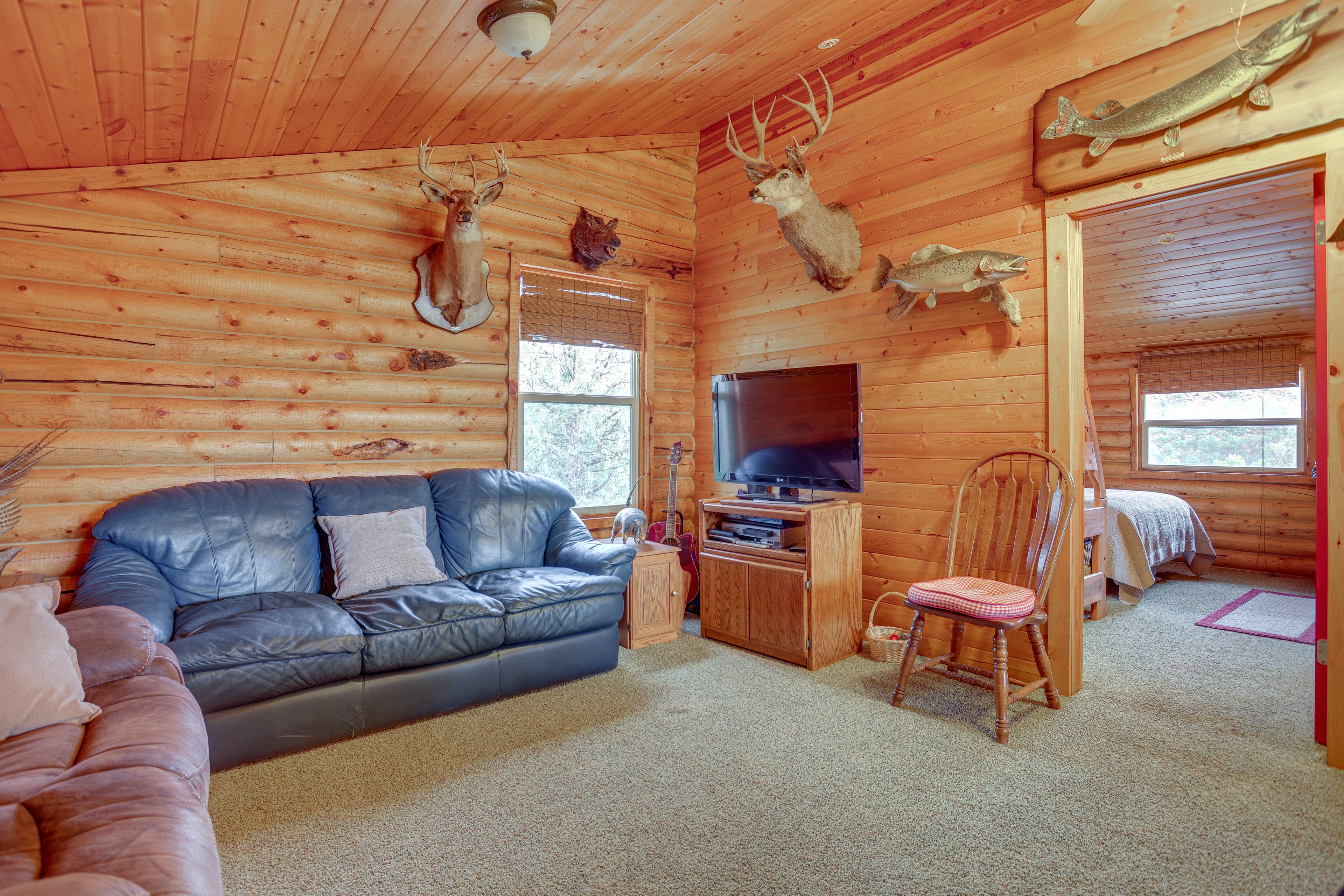 Loft | 2nd Floor | Flat-Screen TV w/ Movies