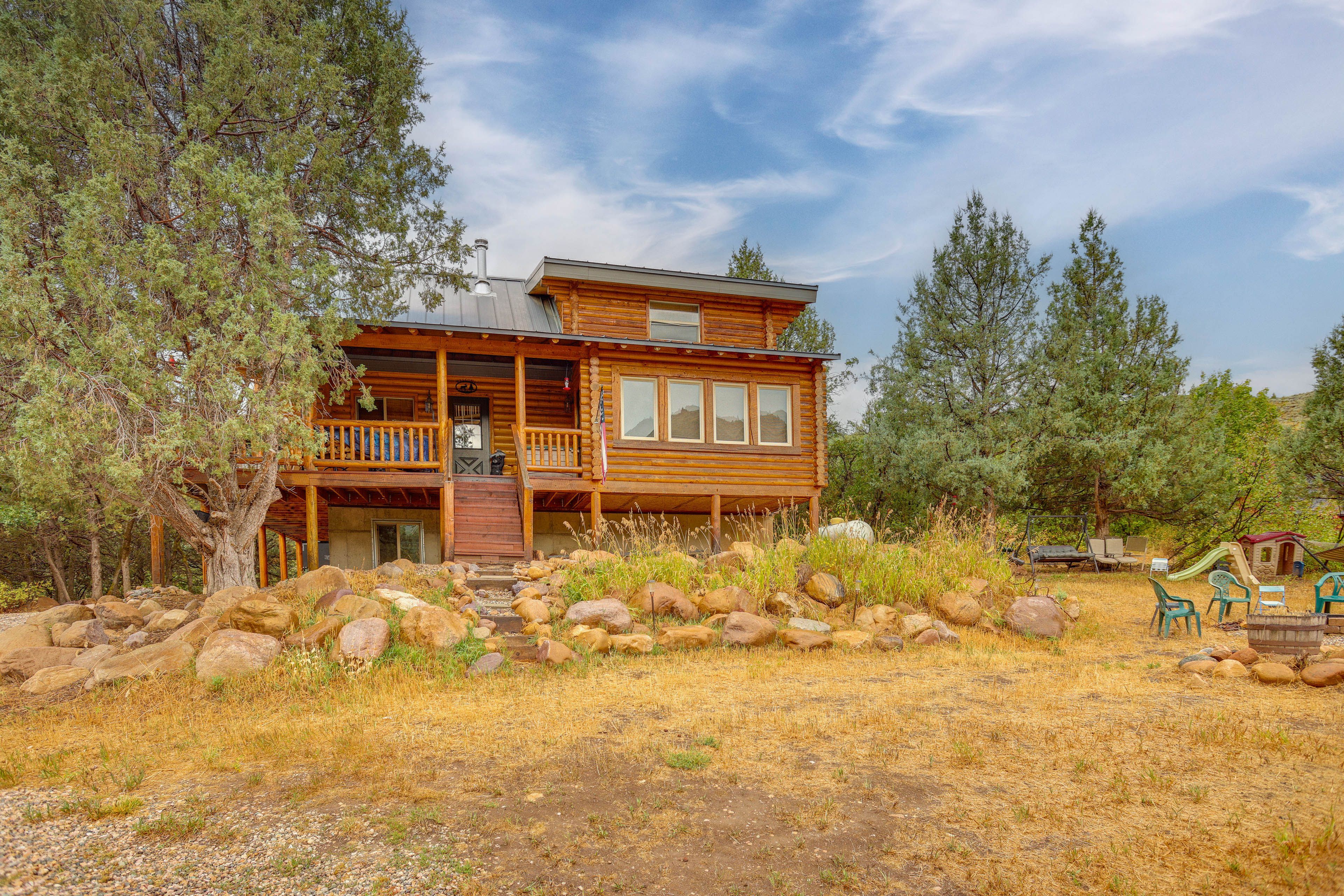 Parking | Gravel Lot (3 Vehicles) | Driveway (3 Vehicles)