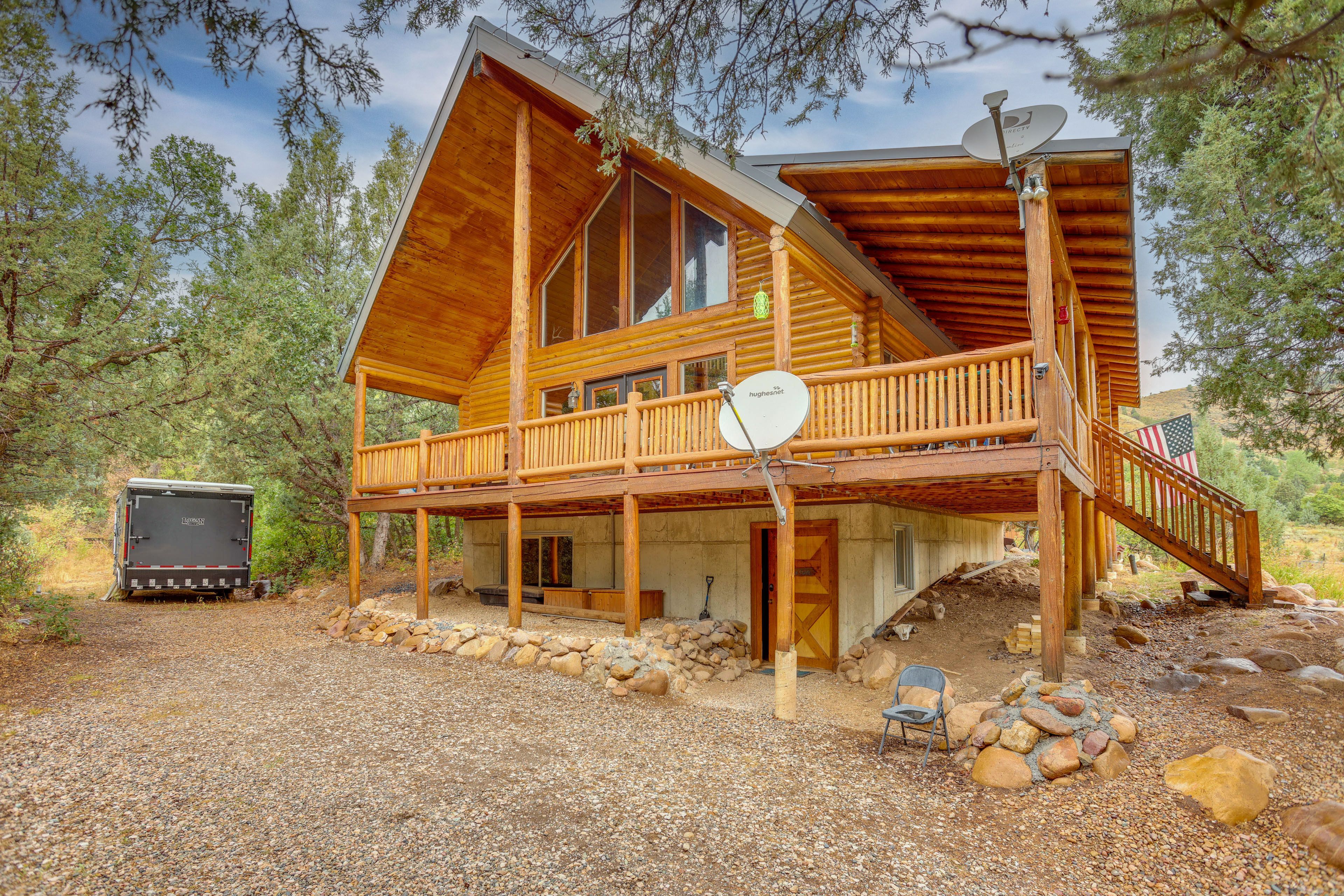 Huntsville Vacation Rental | 2BR | 1BA | Stairs to Enter | 2,400 Sq Ft