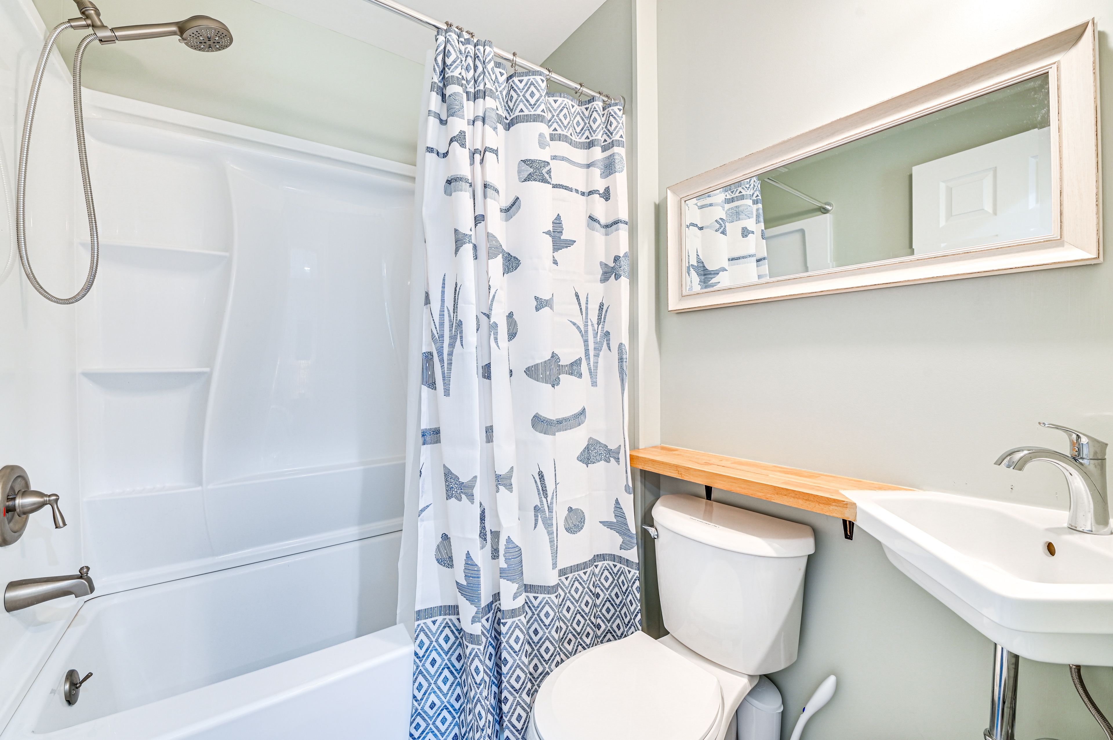 En-Suite Bathroom | Towels Provided