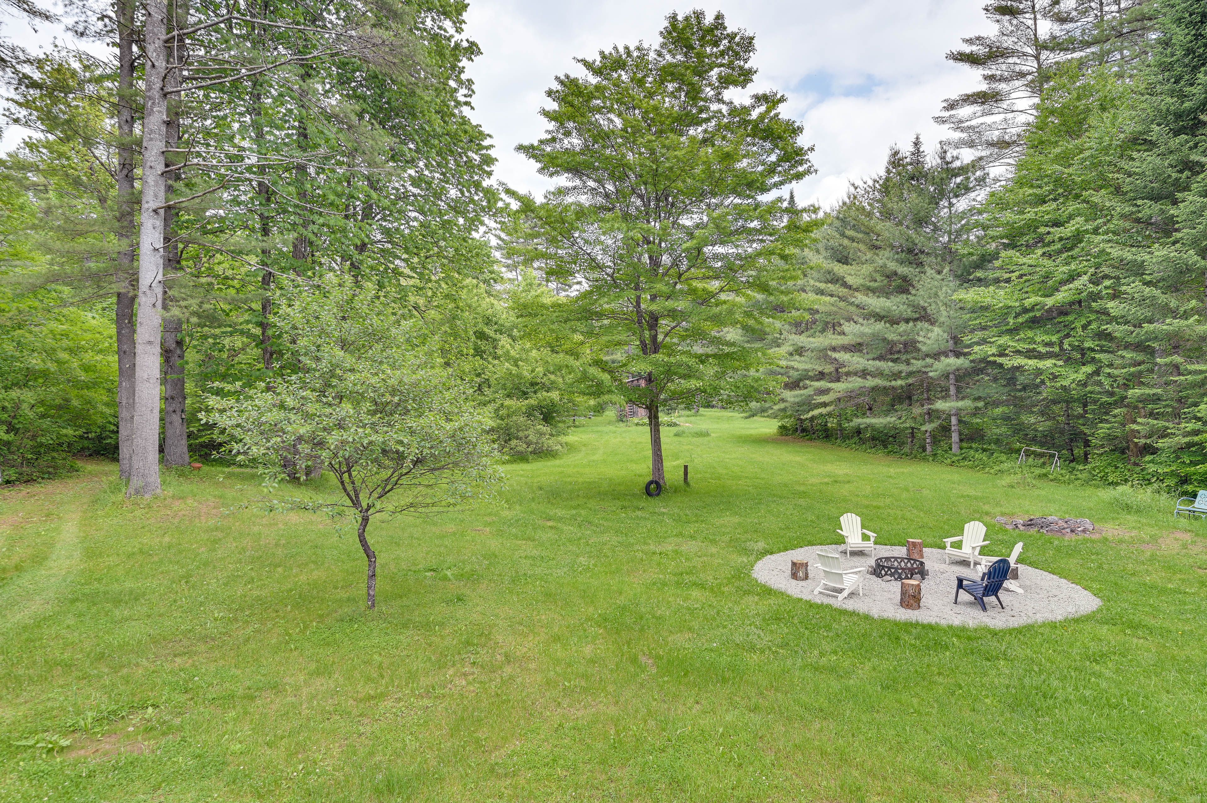 Private Yard (Unfenced) | Wood-Burning Fire Pit