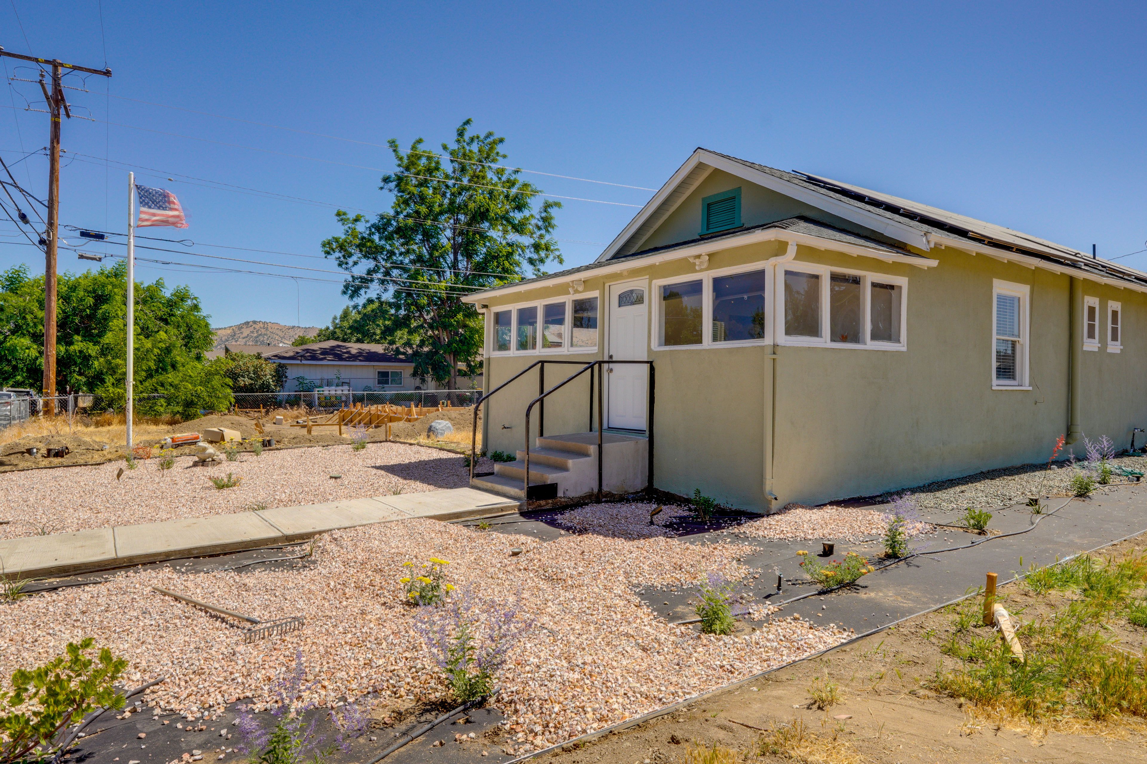 Tehachapi Vacation Rental | 2BR | 2BA | Steps to Enter | 1,140 Sq Ft