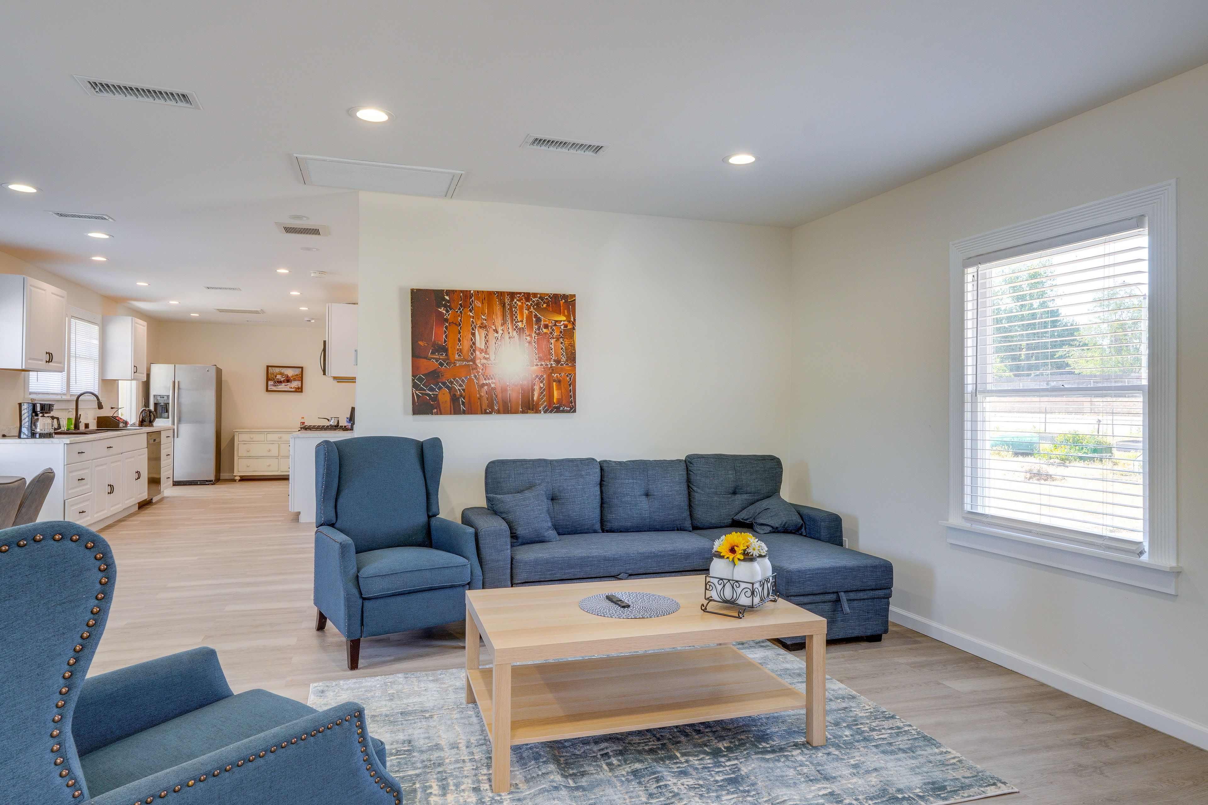 Living Area | Kitchen