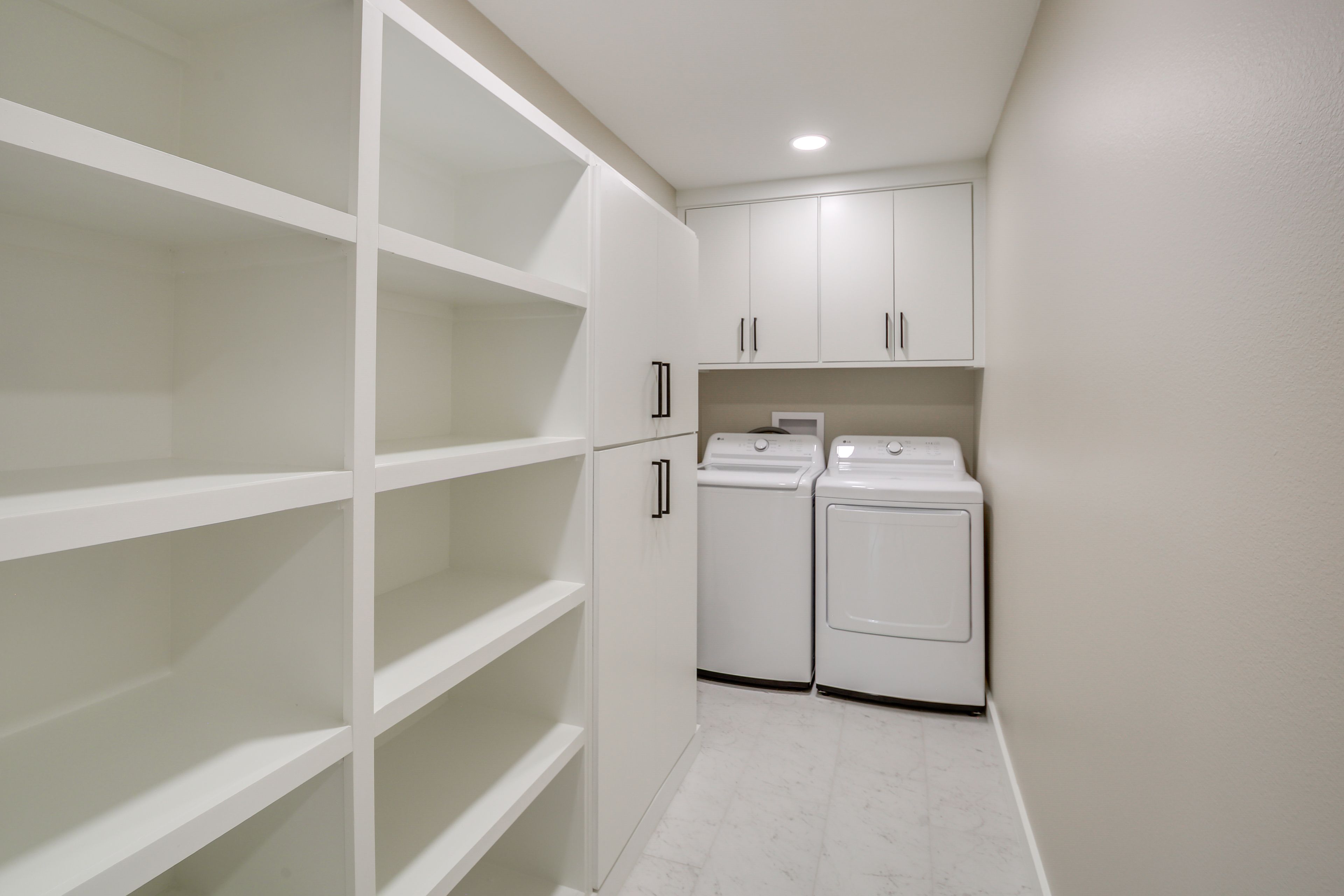 Laundry Room | Washer & Dryer