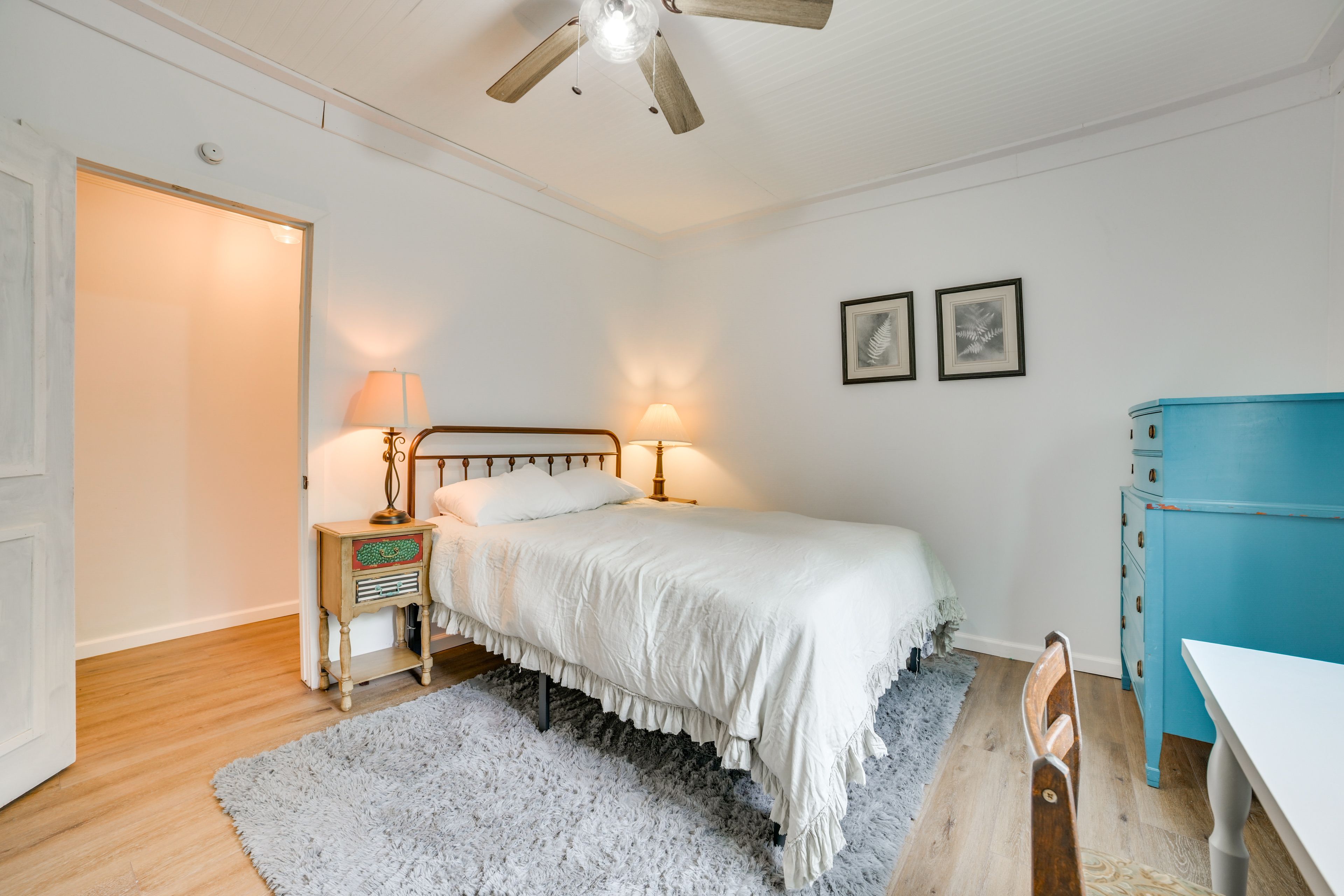 Bedroom 2 | Queen Bed