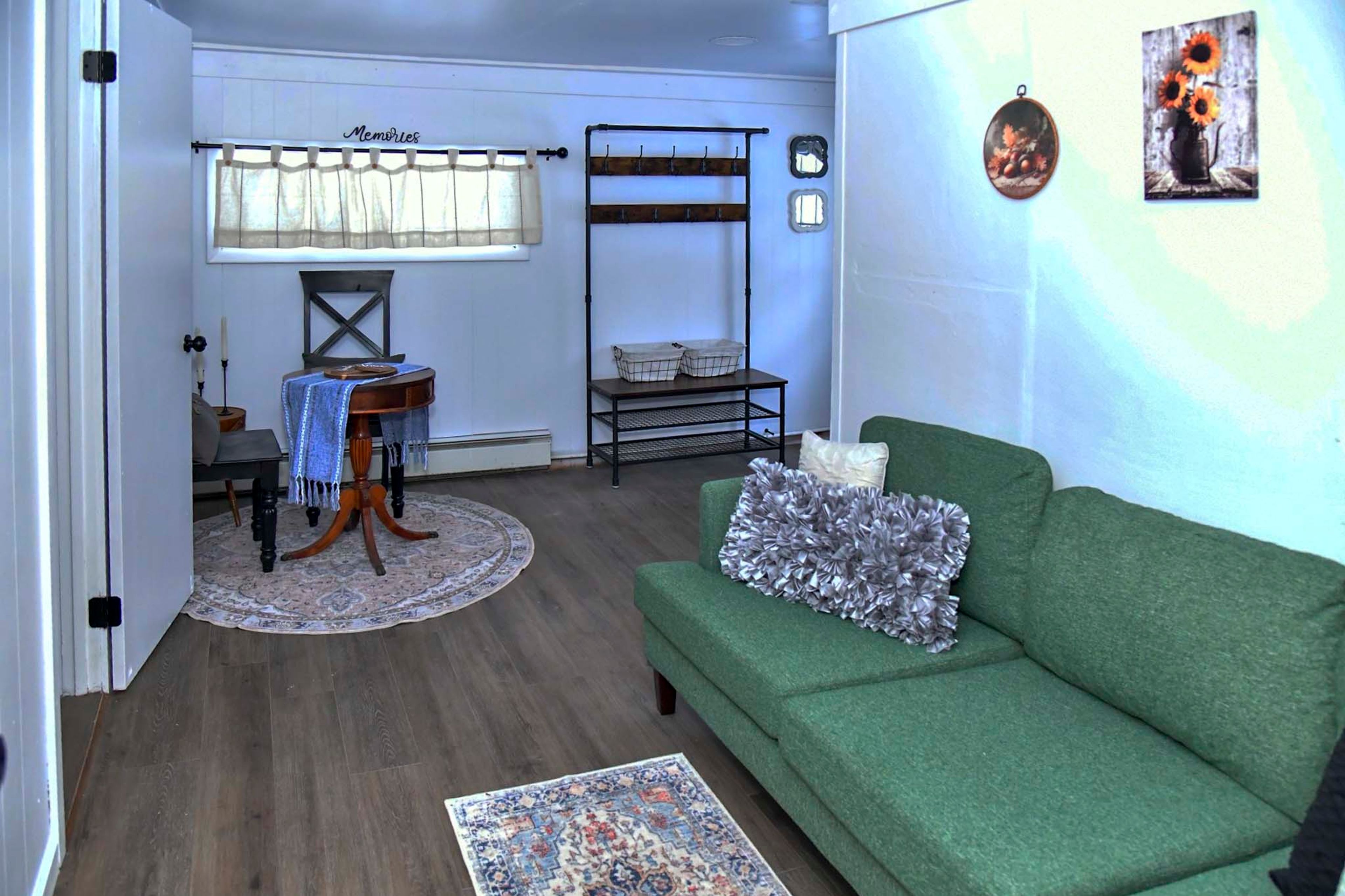 Bedroom 1 (Primary Suite) | Sitting Area