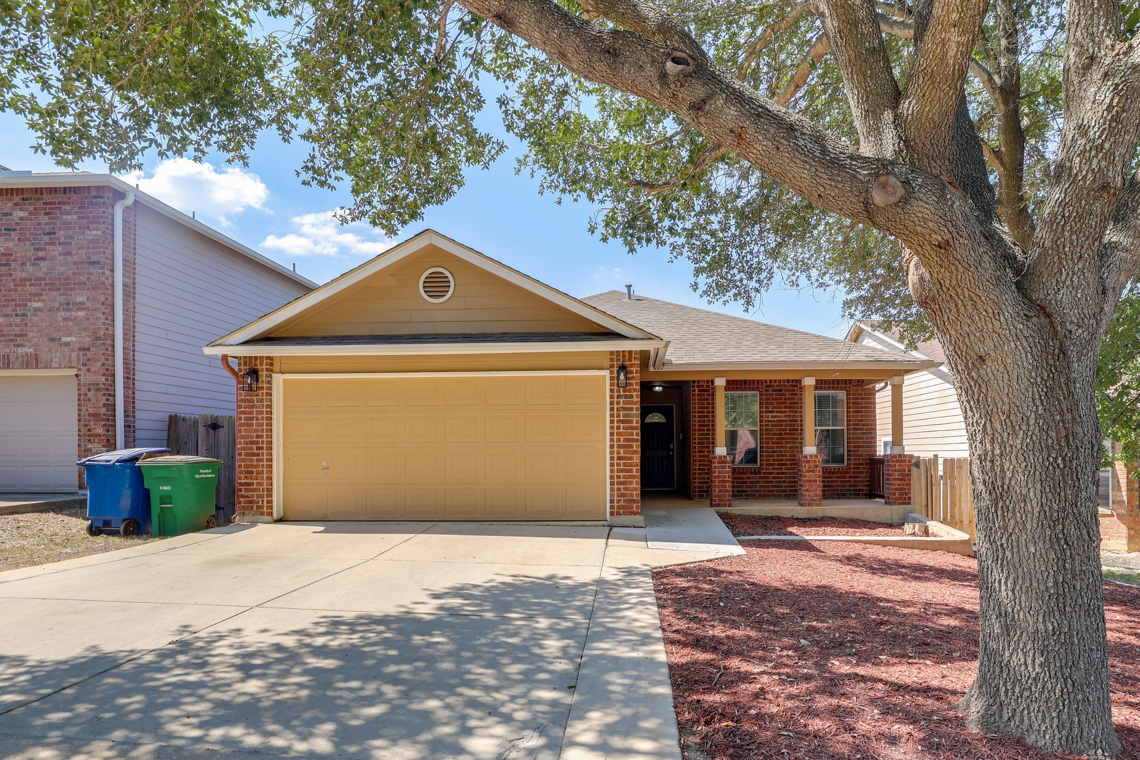 Parking | Driveway (2 Vehicles) | Garage (1 Vehicle) | Street Parking