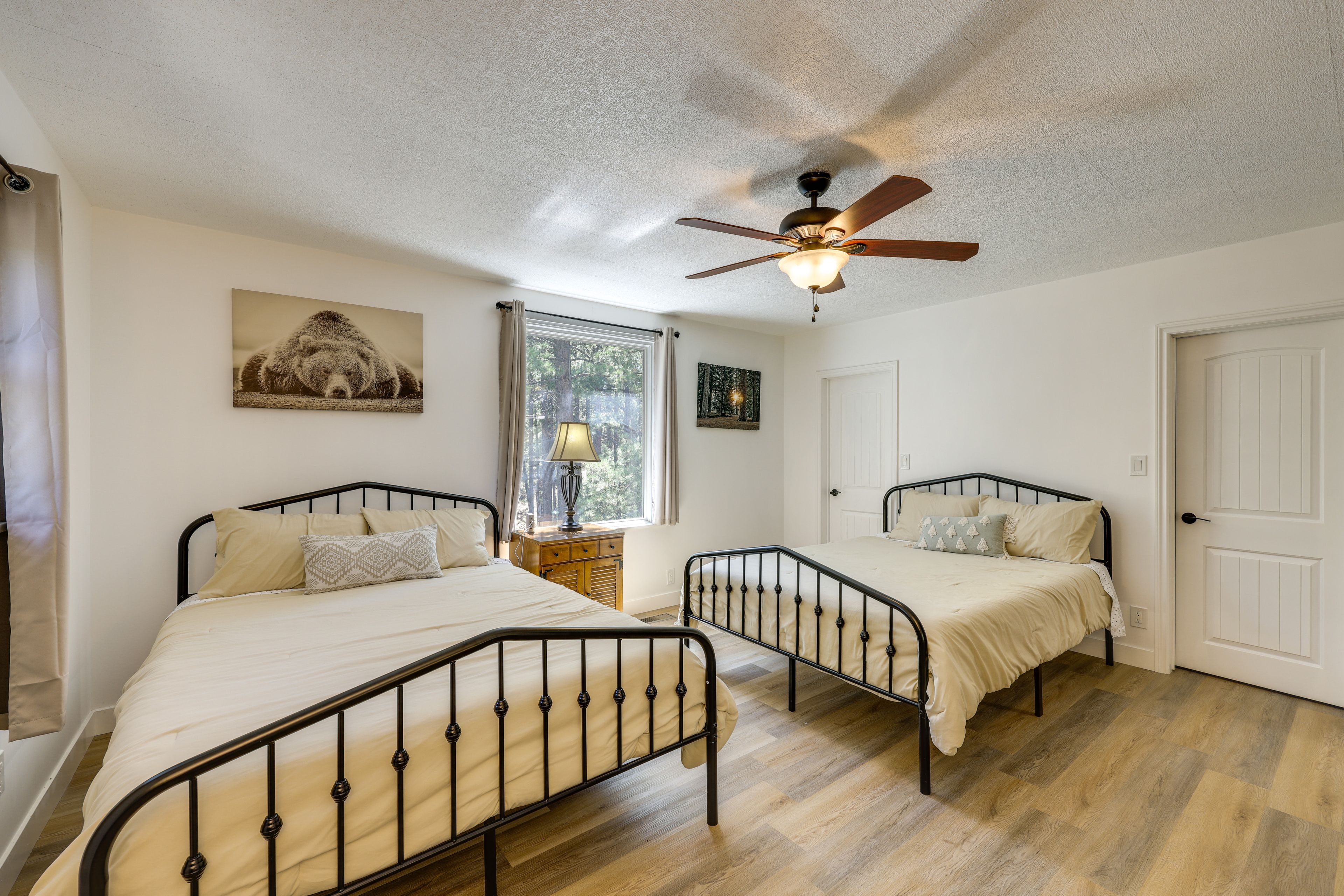 Bedroom | 2 Queen Beds | Linens Provided