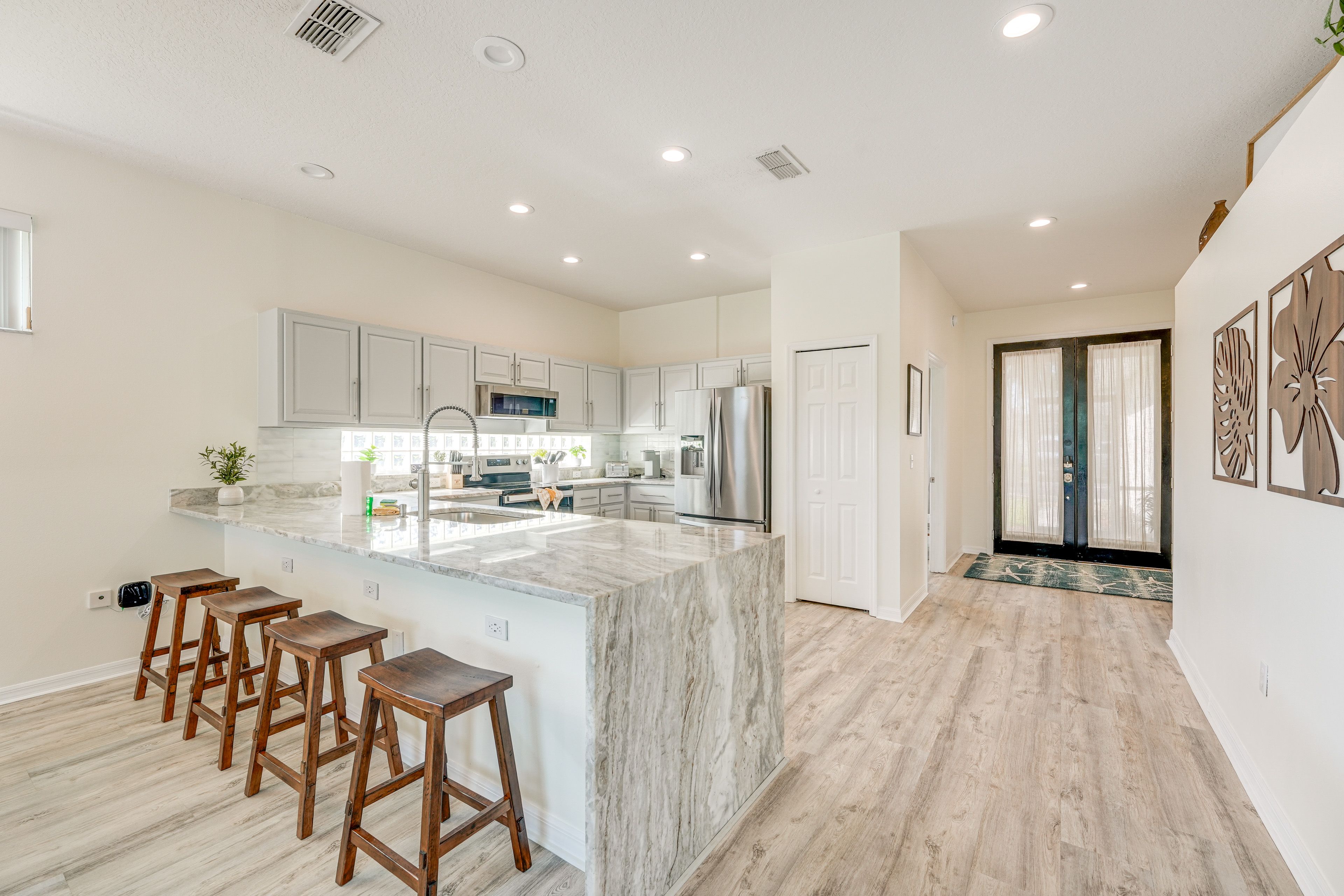 Kitchen | Dishwasher | Keurig & Drip Coffee Makers