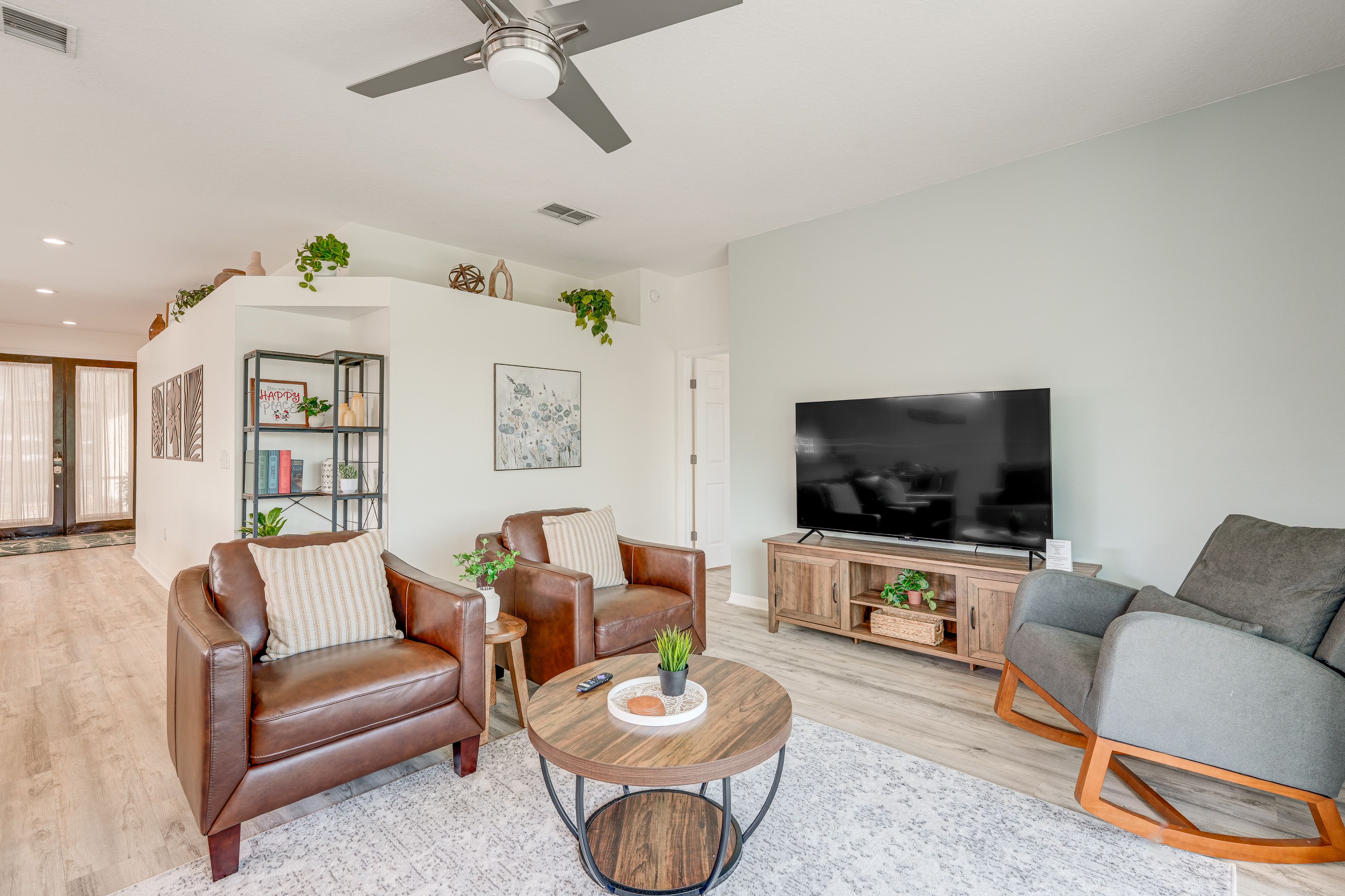 Living Room | Smart TV