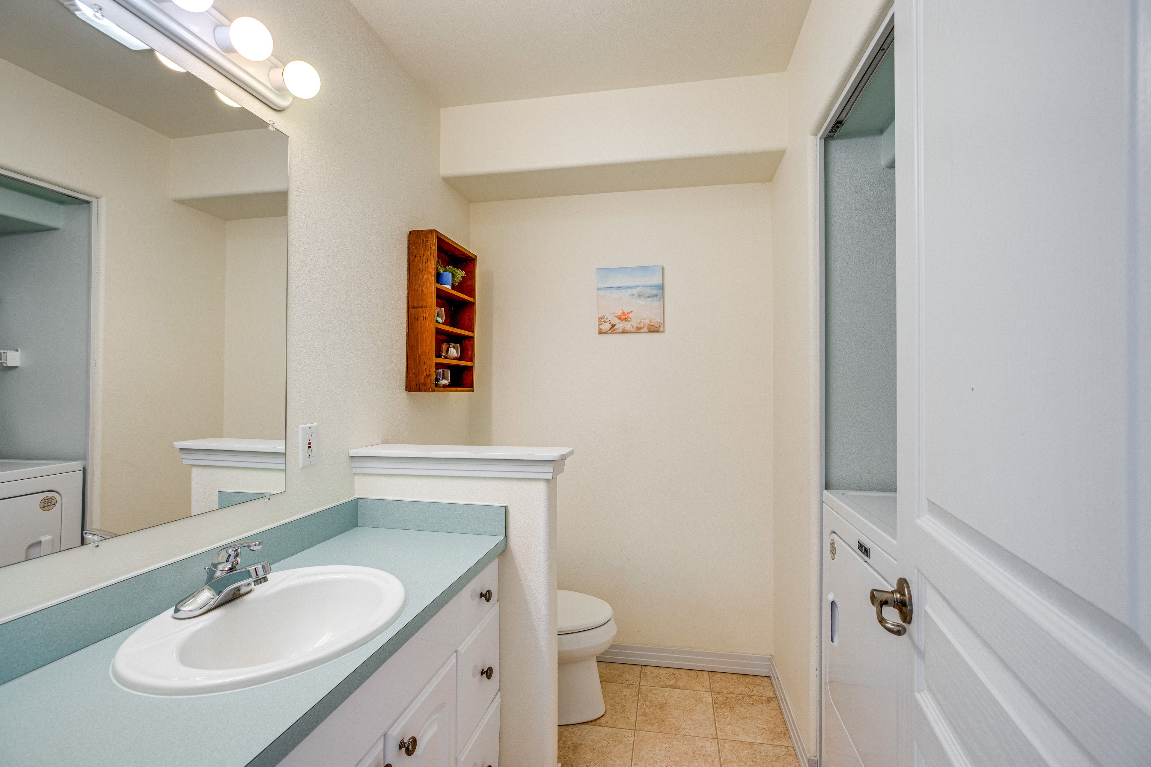 Half Bathroom | 2nd Floor | Washer & Dryer