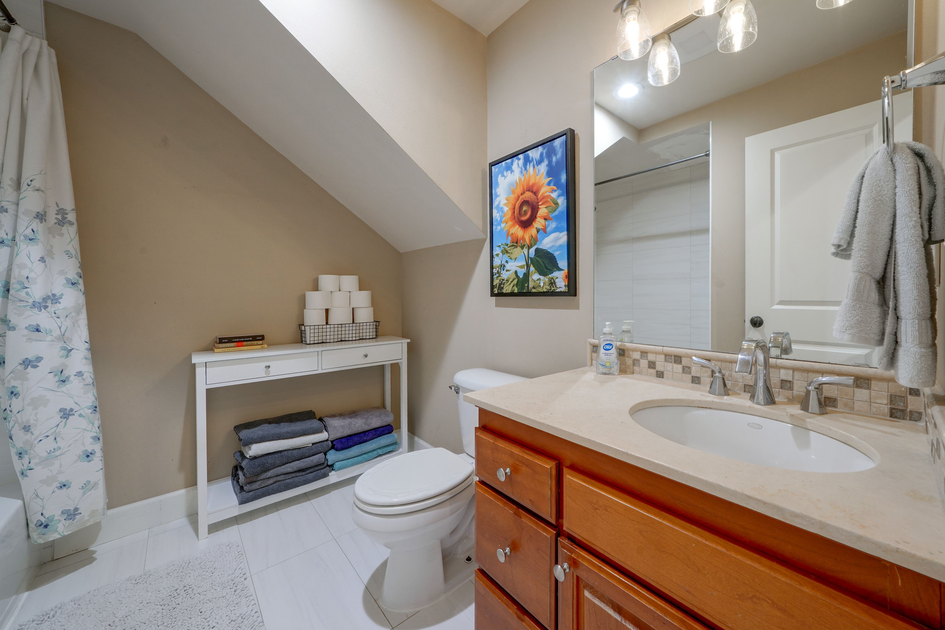 Bathroom | Upper Level