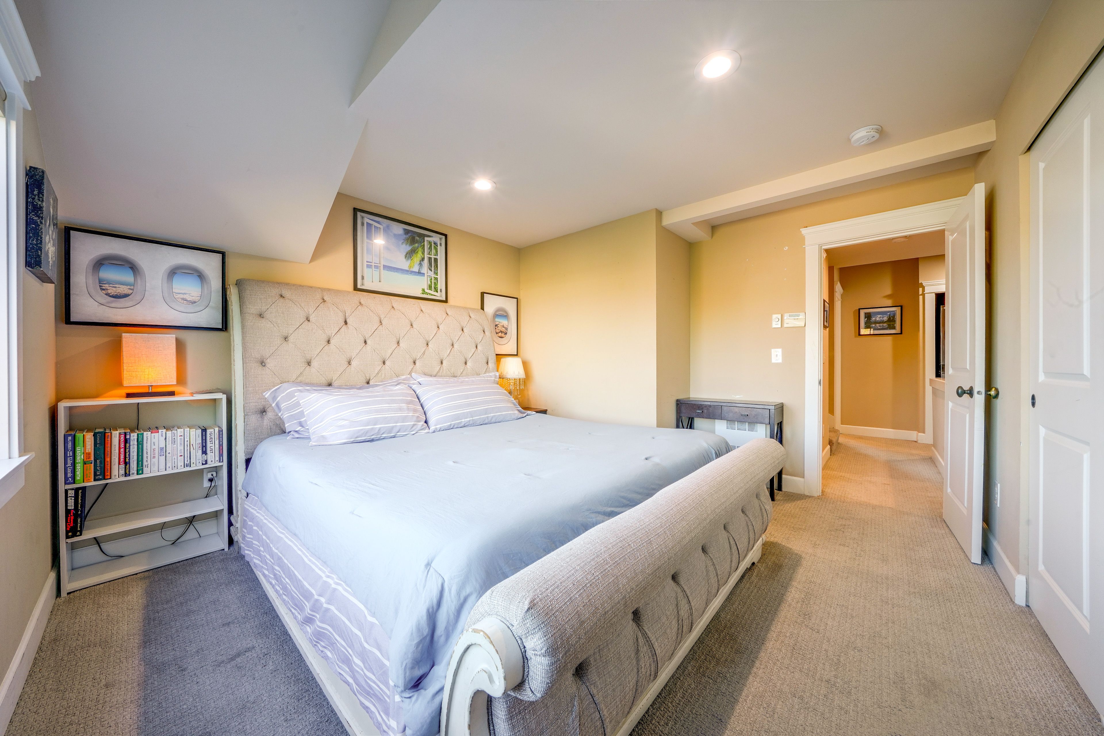 Bedroom | King Bed | Smart TV | Upper Level