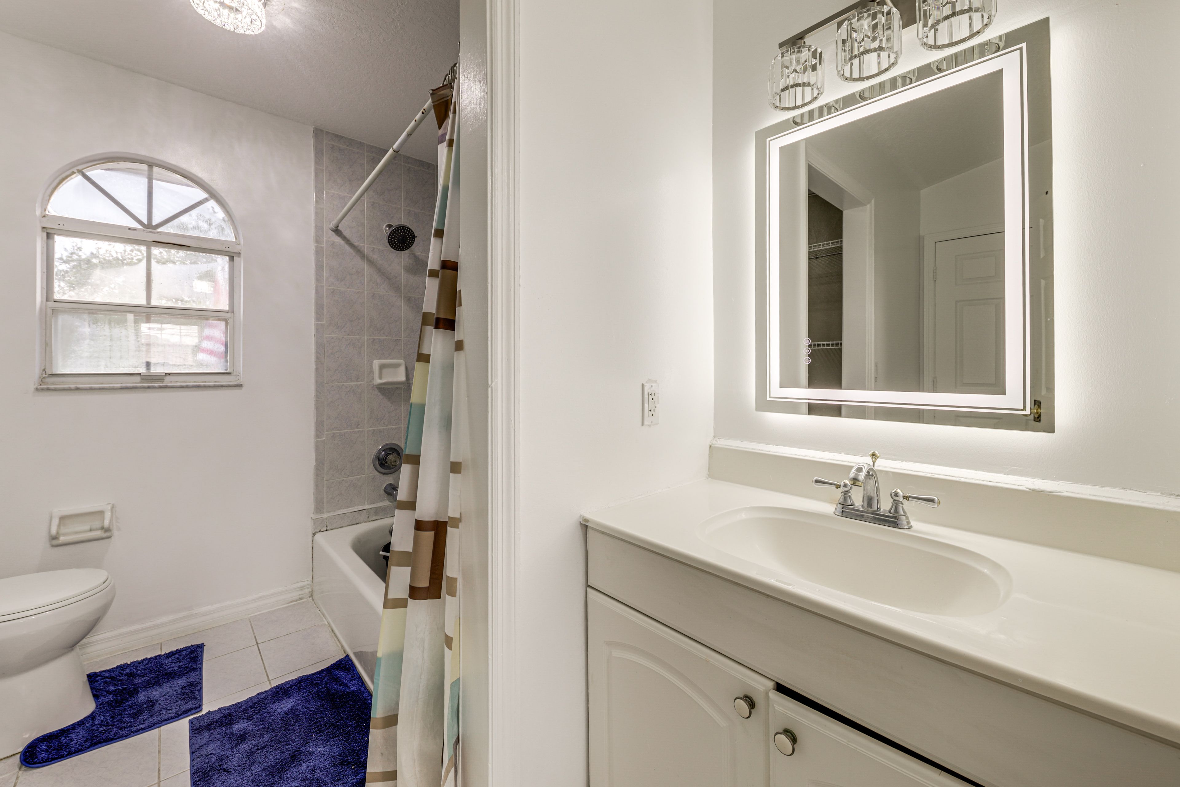 Jack-and-Jill Bathroom | 2nd Floor