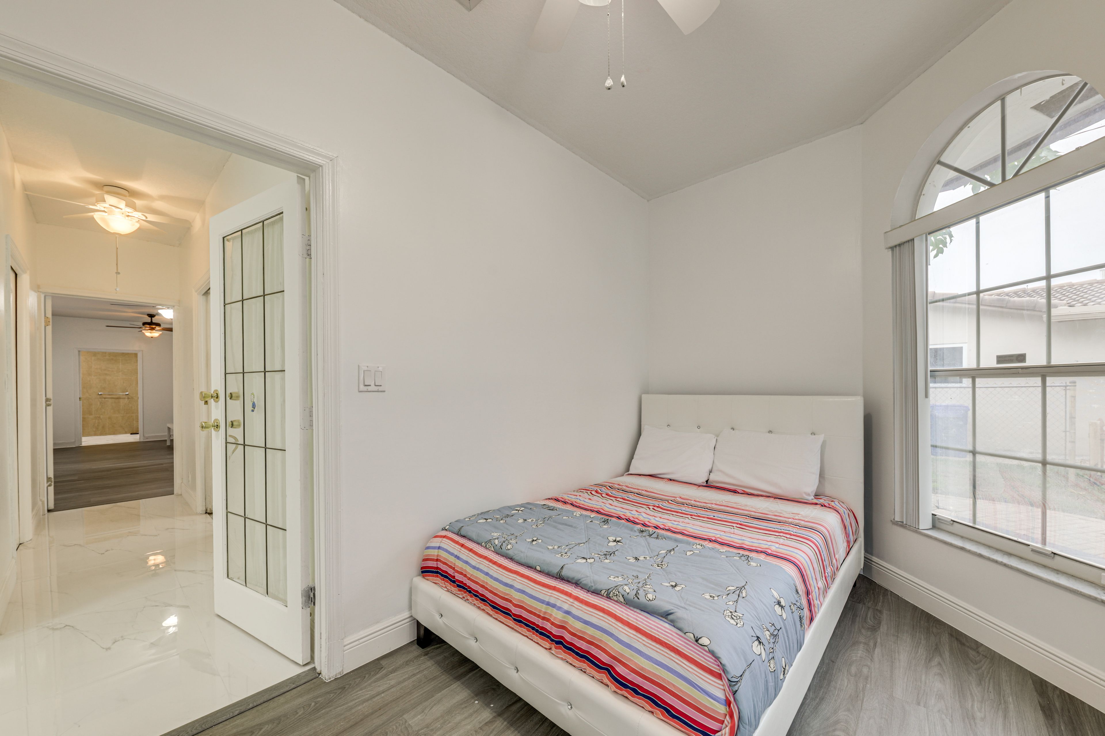 Bedroom 2 | 1st Floor | Queen Bed | Linens Provided