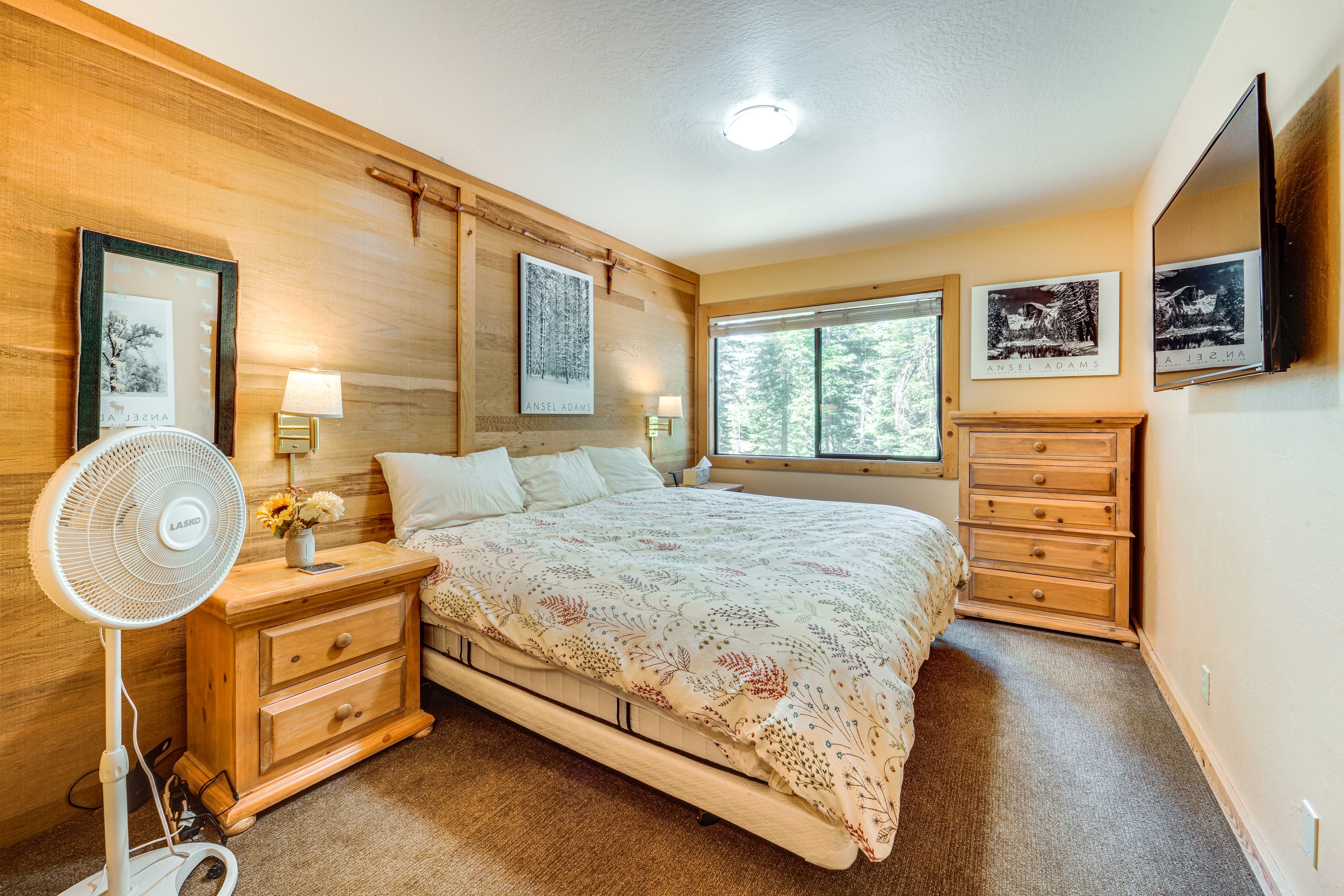 Bedroom 1 | King Bed | Smart TV | Lower Level