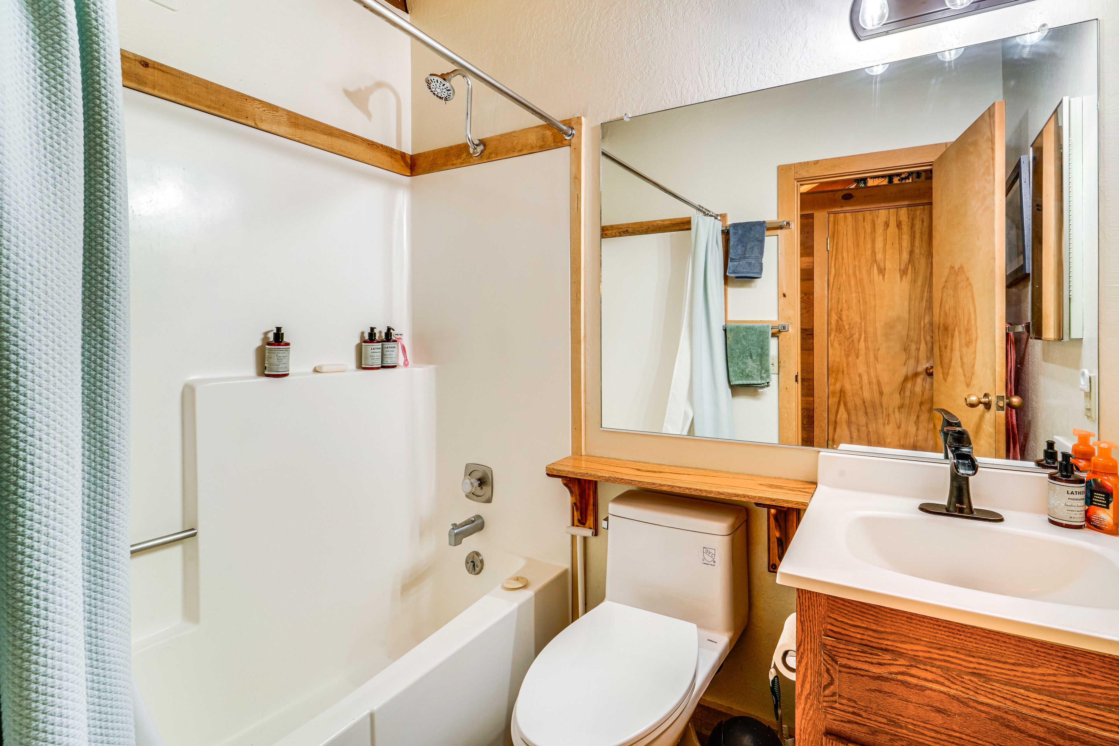 Bathroom | Towels Provided | Lower Level