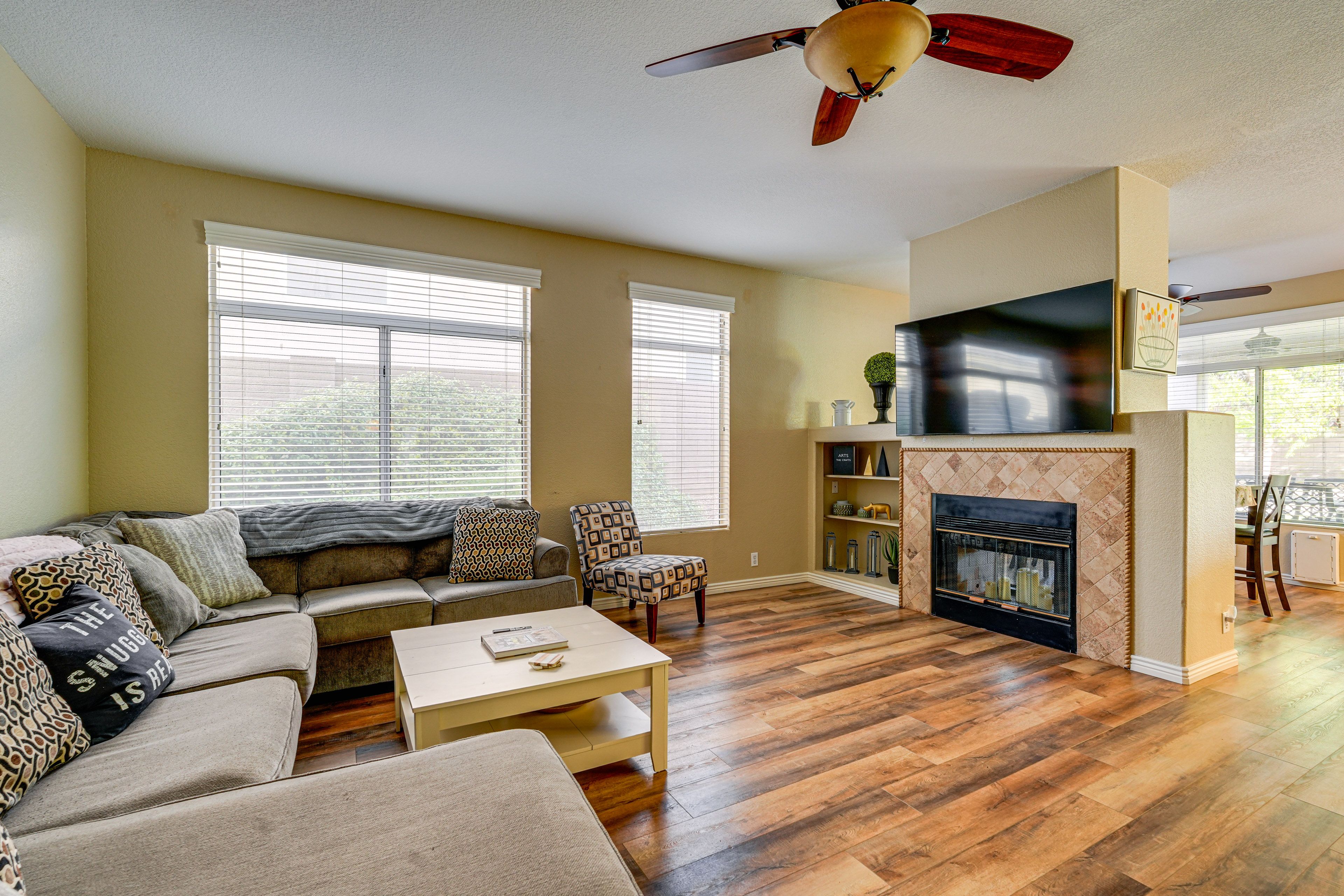 Living Room | 1st Floor | Smart TV | Free WiFi