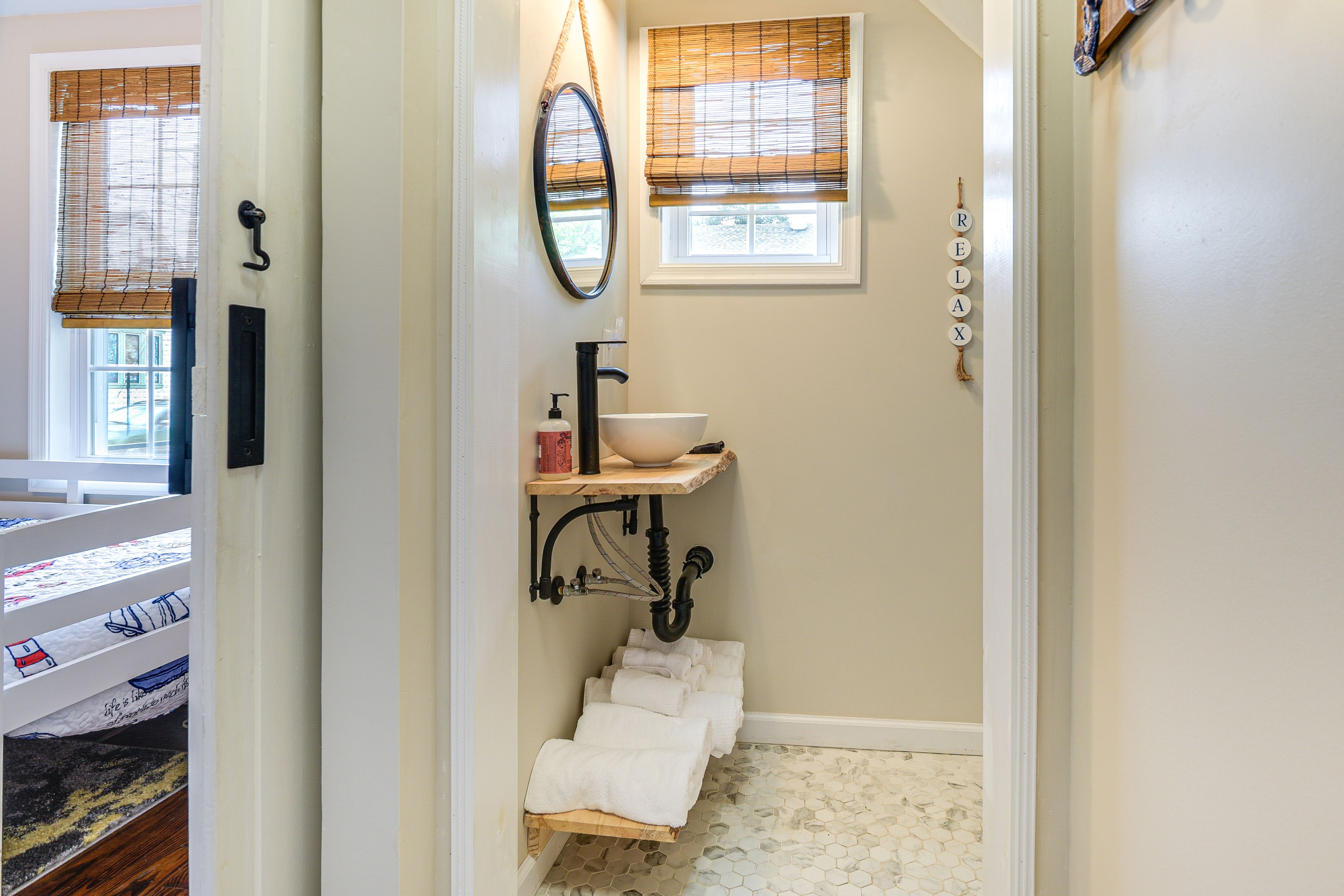 Full Bathroom | Towels Provided | 1st Floor