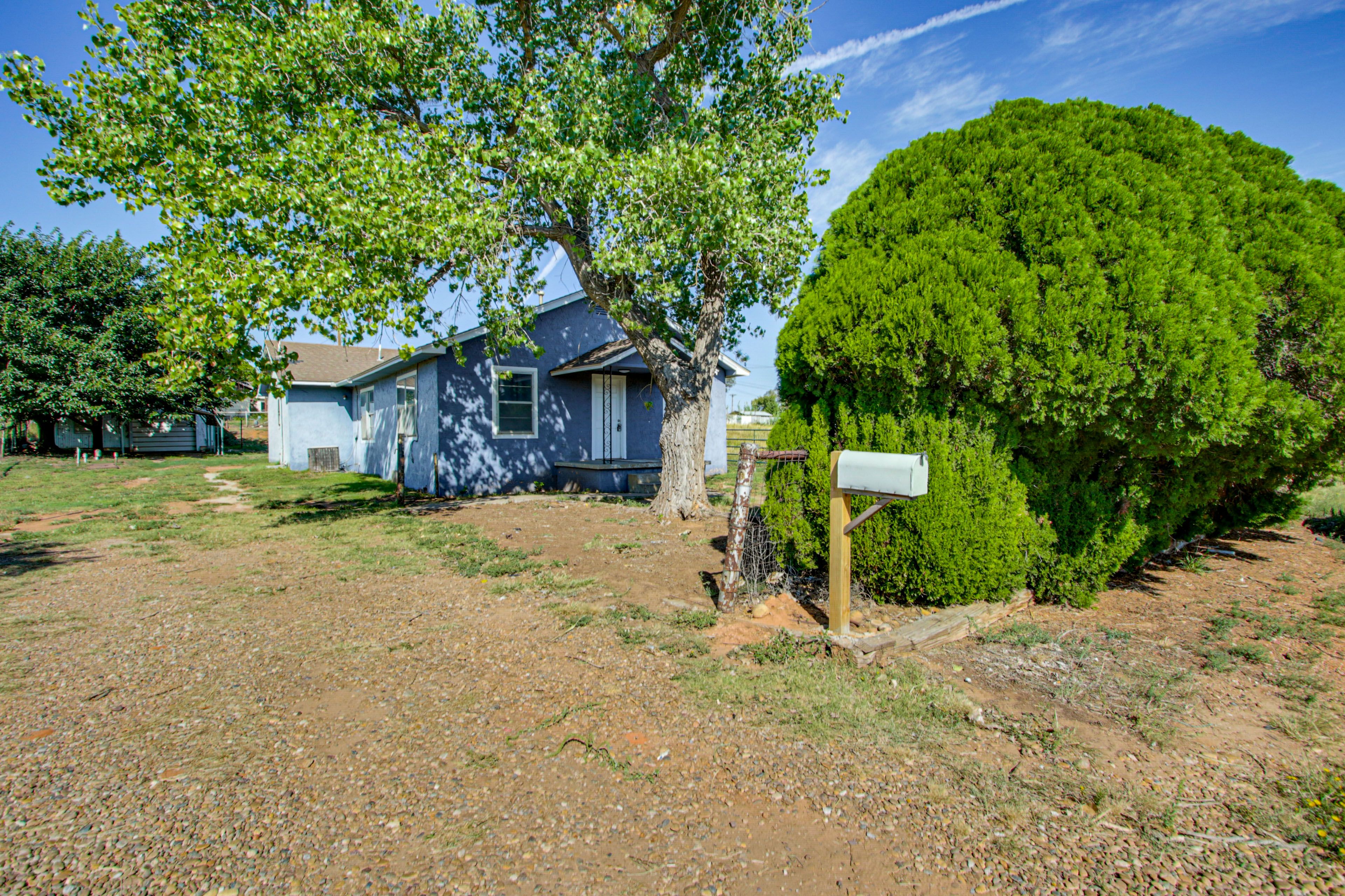Parking | Driveway (8 Vehicles)