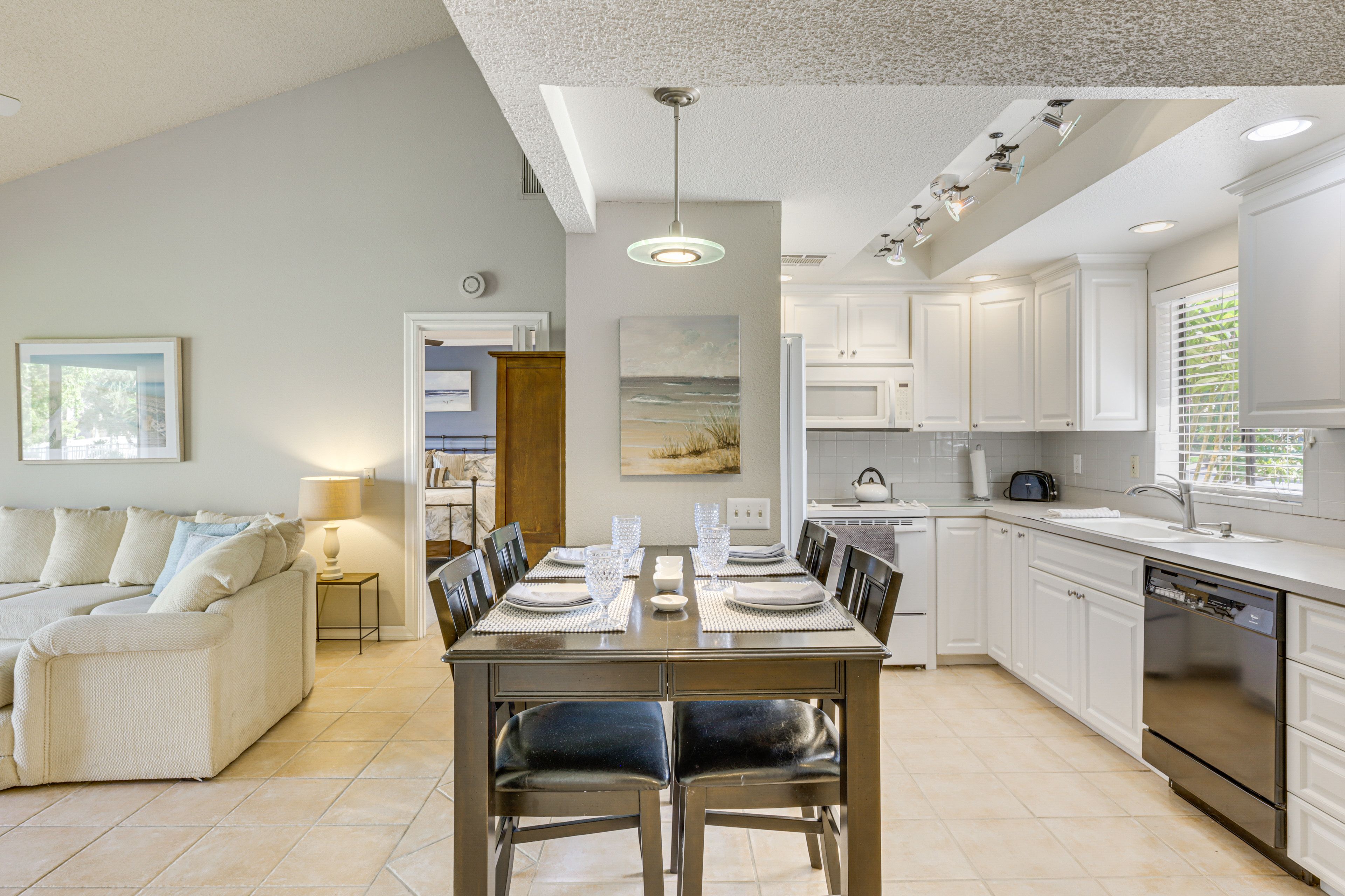 Dining Area | Dishware & Flatware