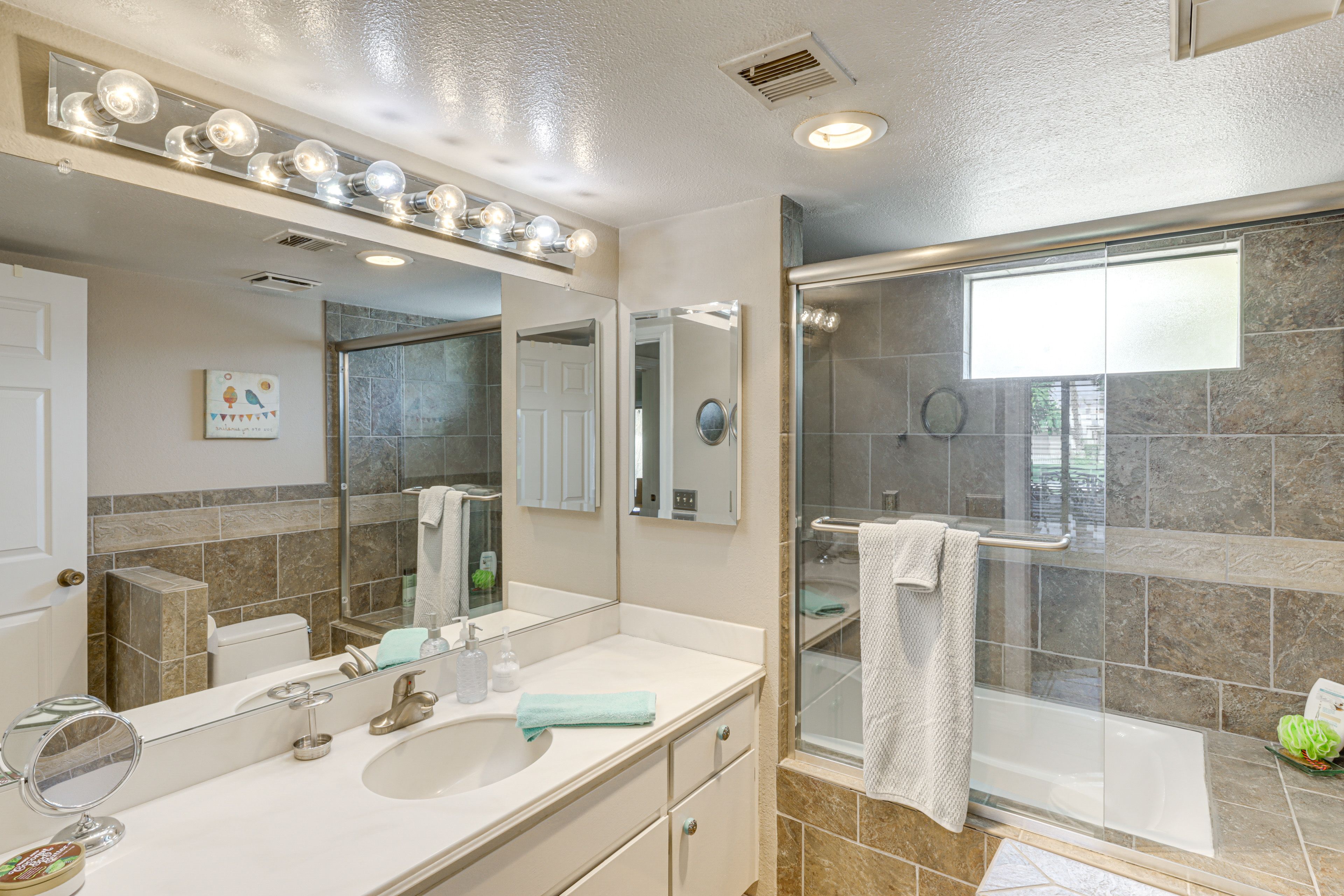 Full Bath | Towels | Hair Dryer