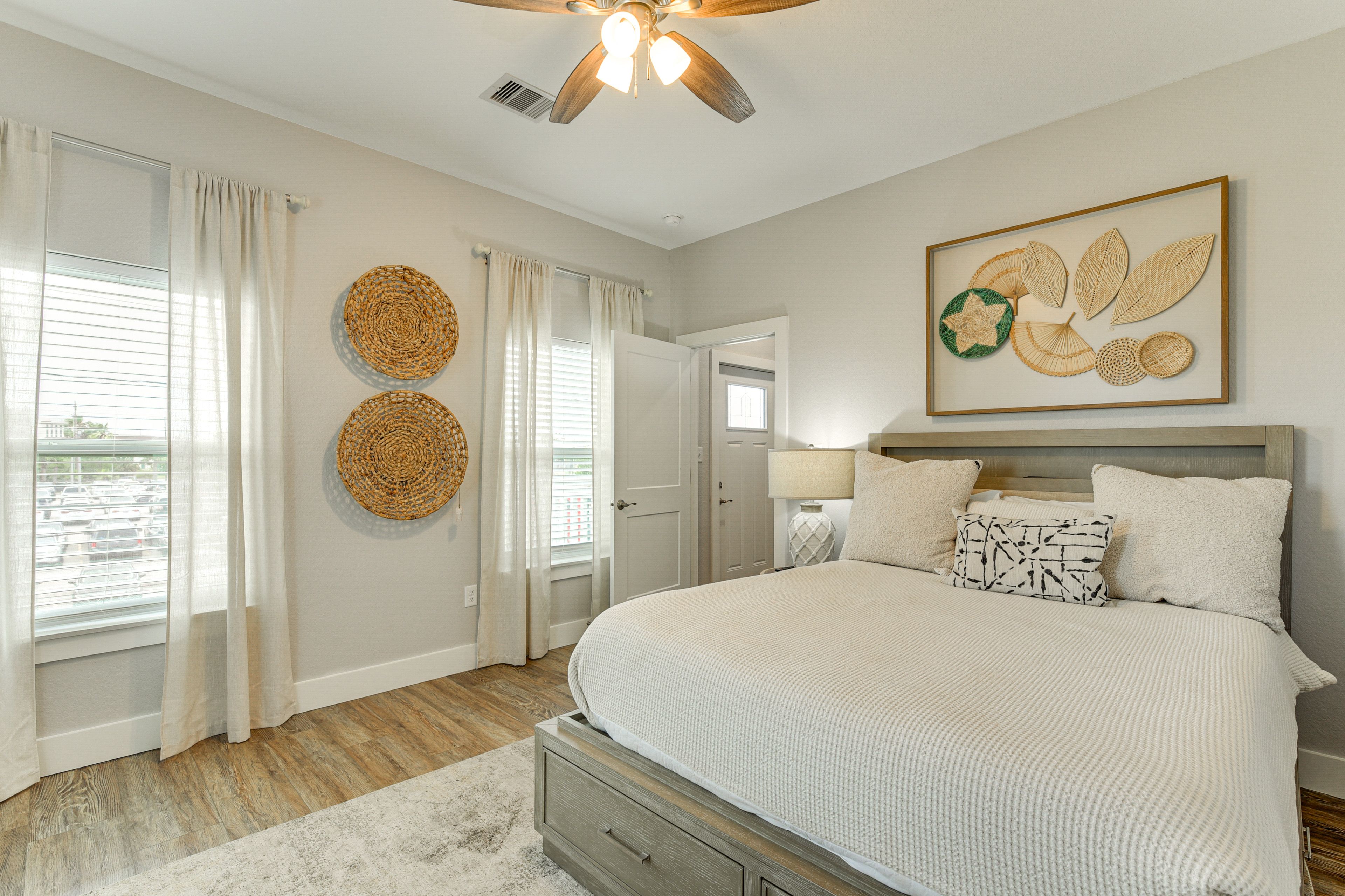 Bedroom 5 | Queen Bed | 2nd Floor