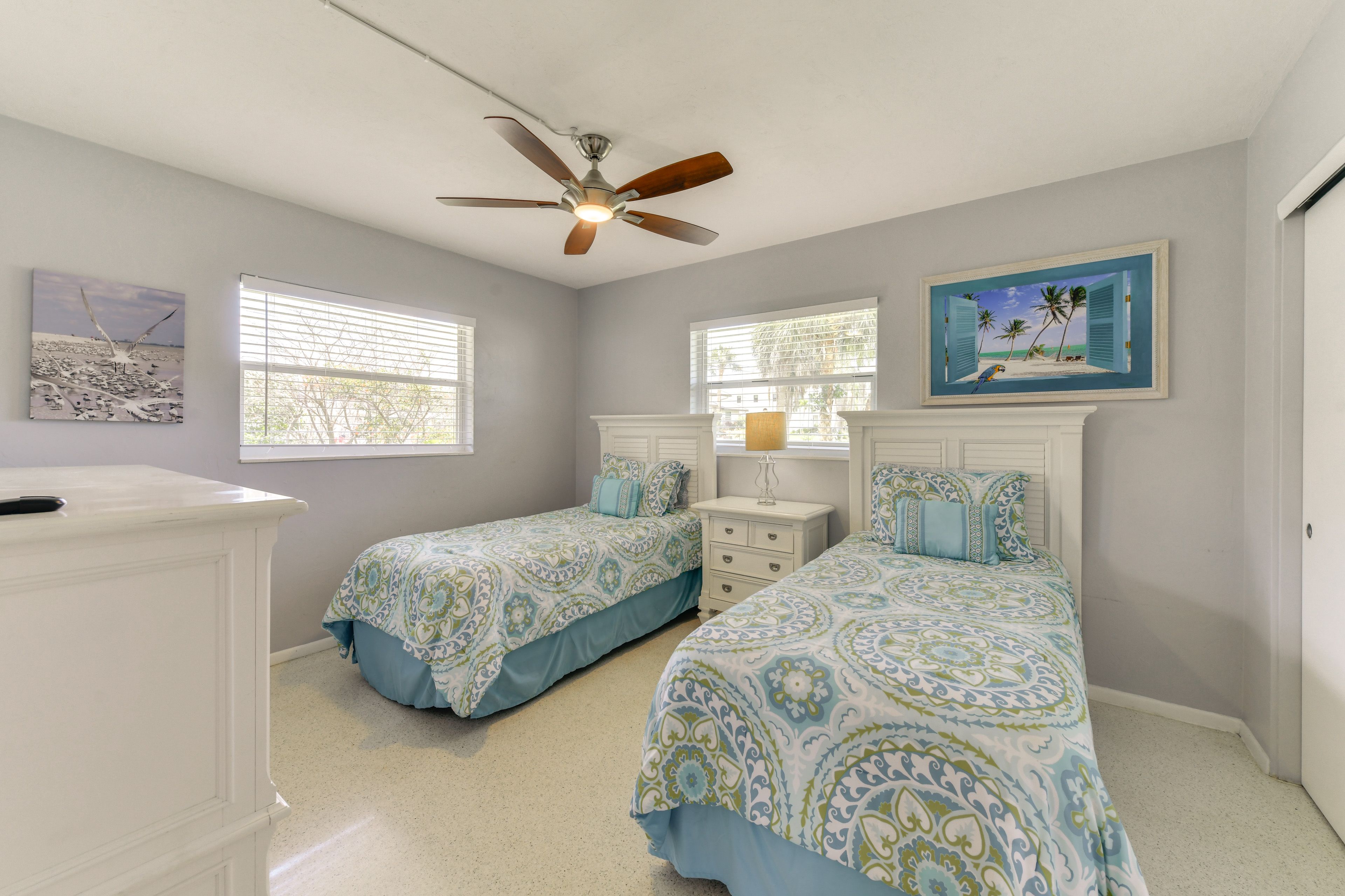 Bedroom 2 | 2 Twin Beds