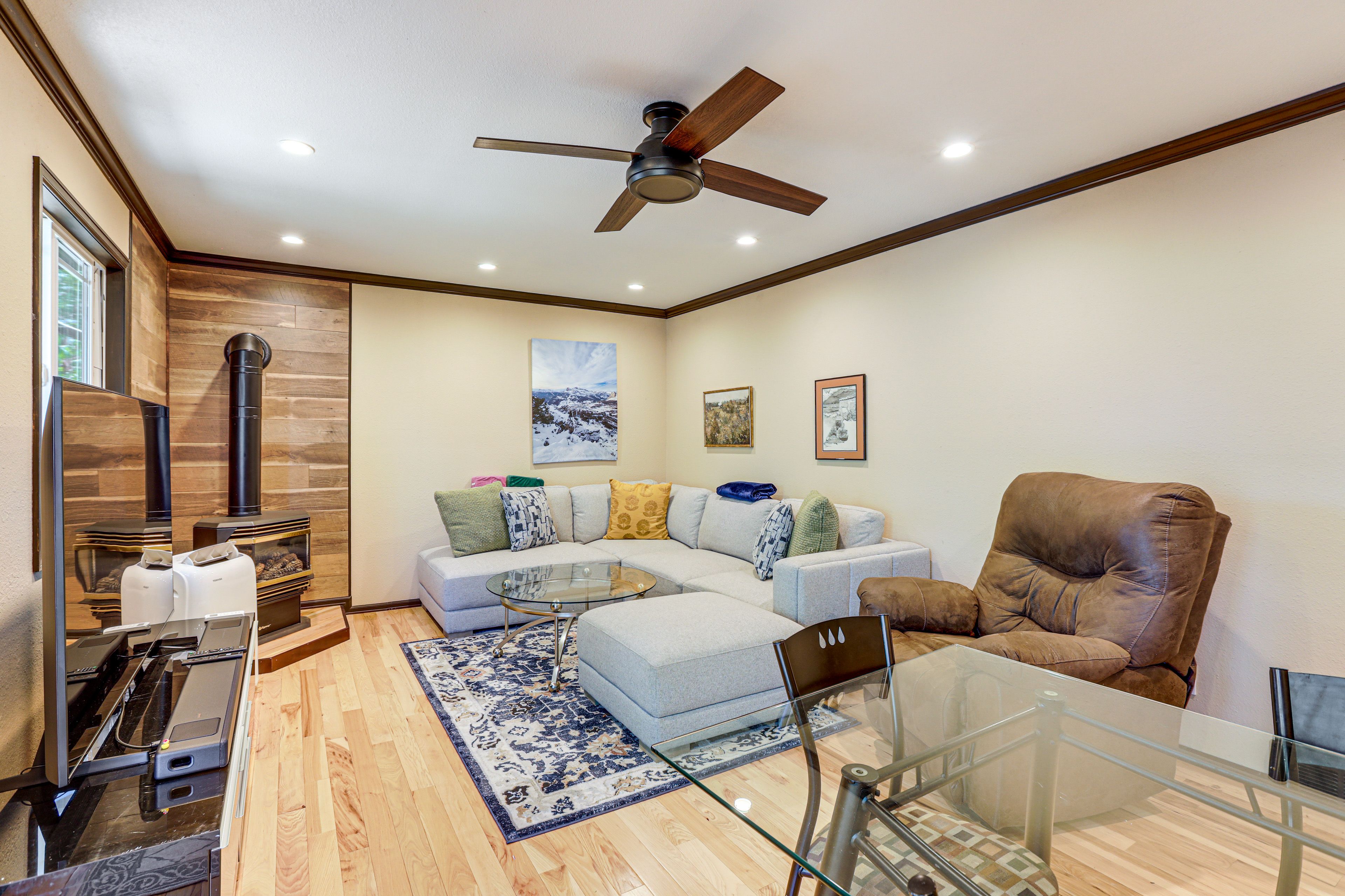Living Room | 1st Floor | Wood-Burning Fireplace | Smart TV