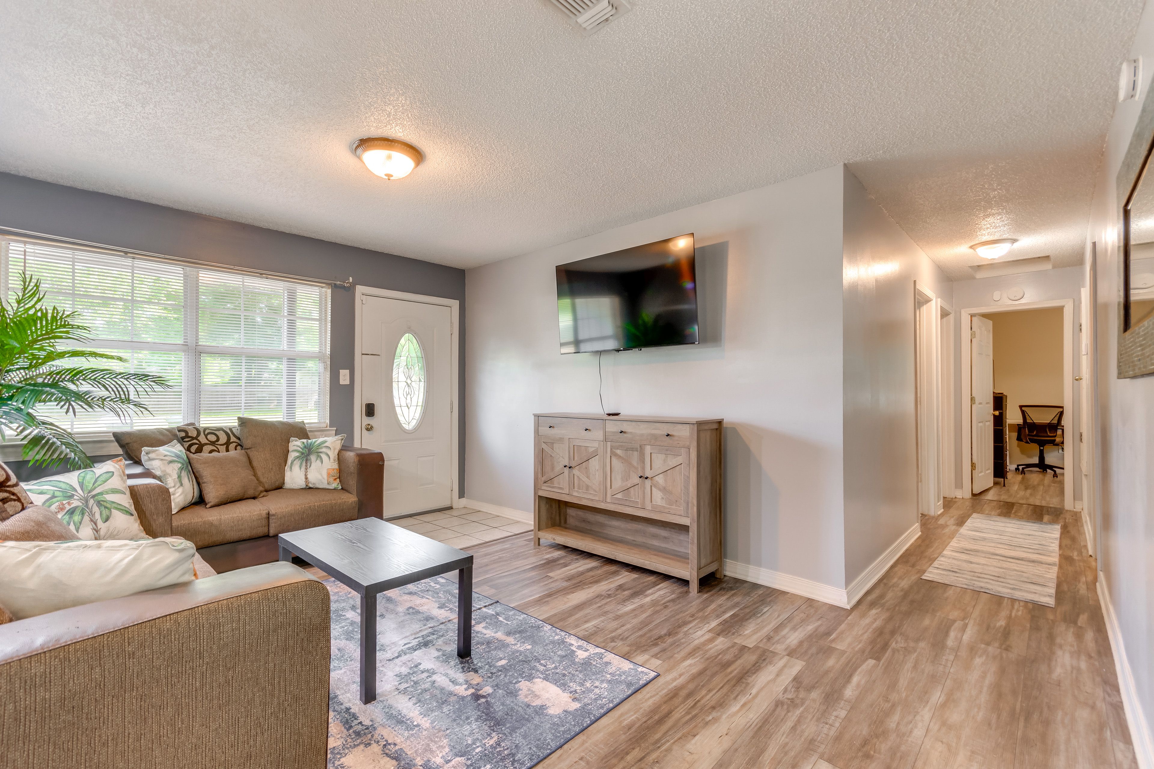 Living Room | Flat-Screen TV | Central Heating & A/C