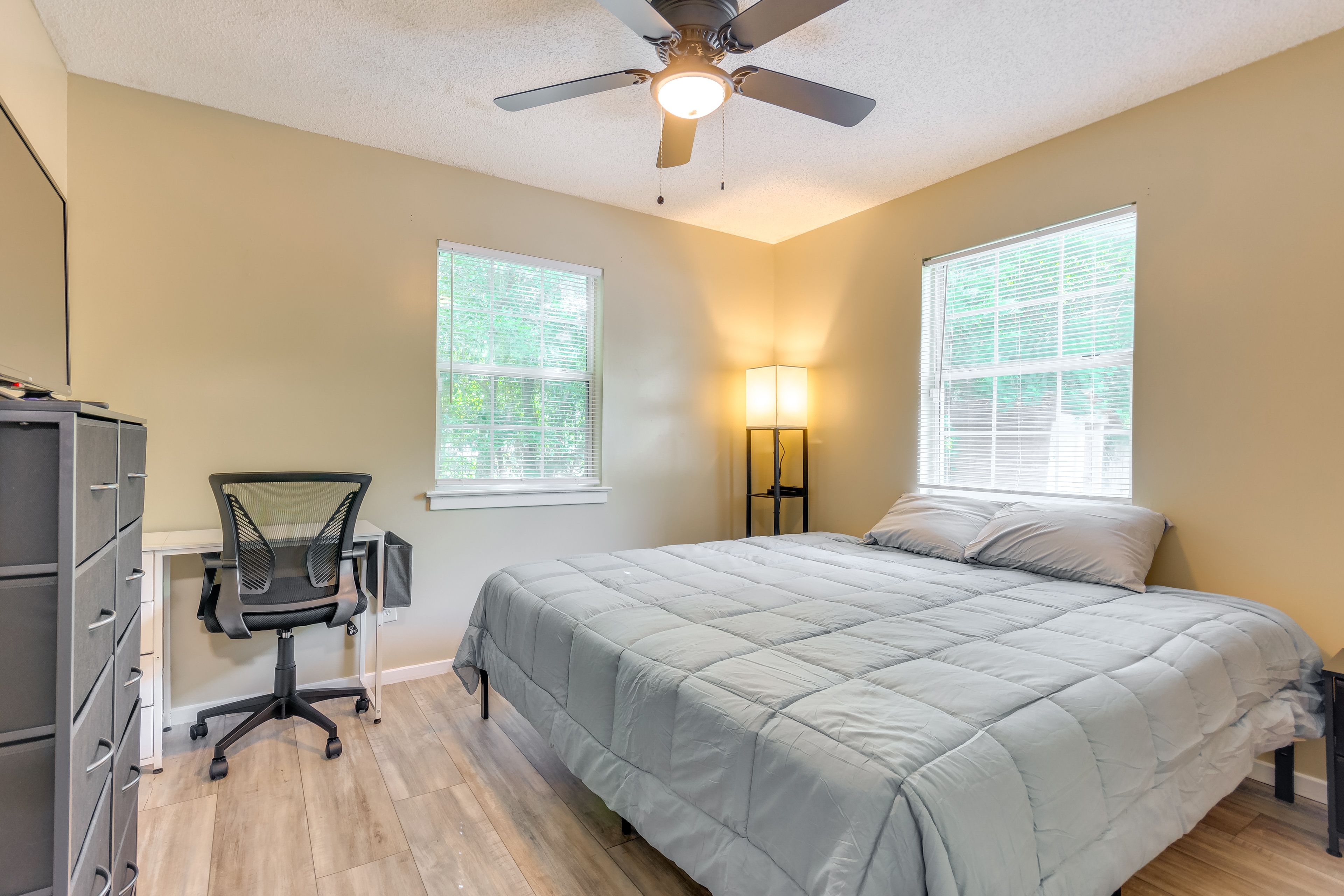 Bedroom 1 | King Bed | Linens Provided | Flat-Screen TV | Desk