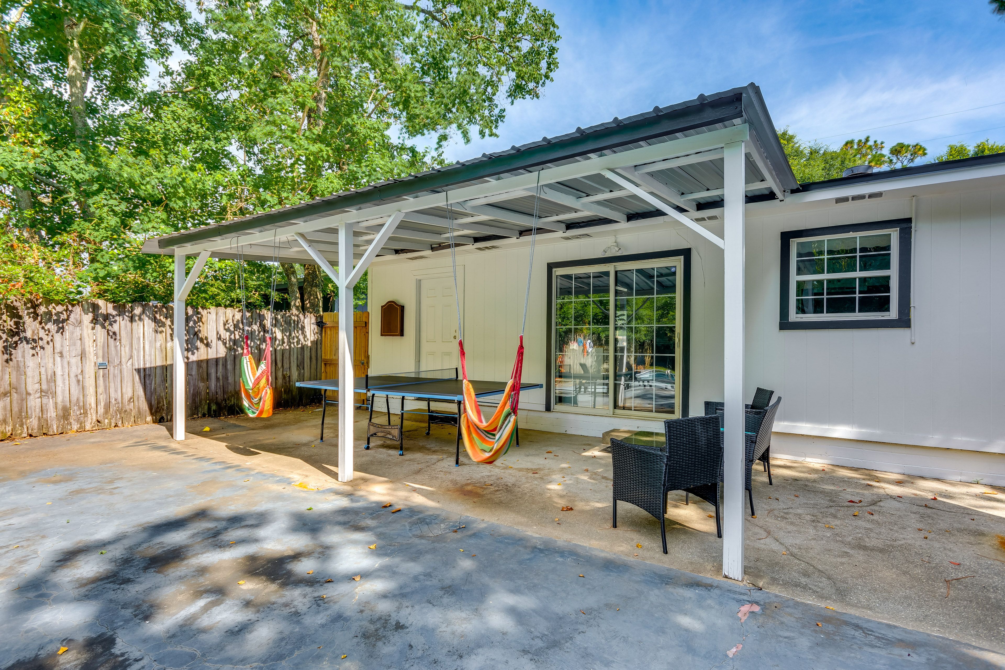Patio | Ping-Pong Table | Gas Grill | 2 Fire Pits | Outdoor Dining Area