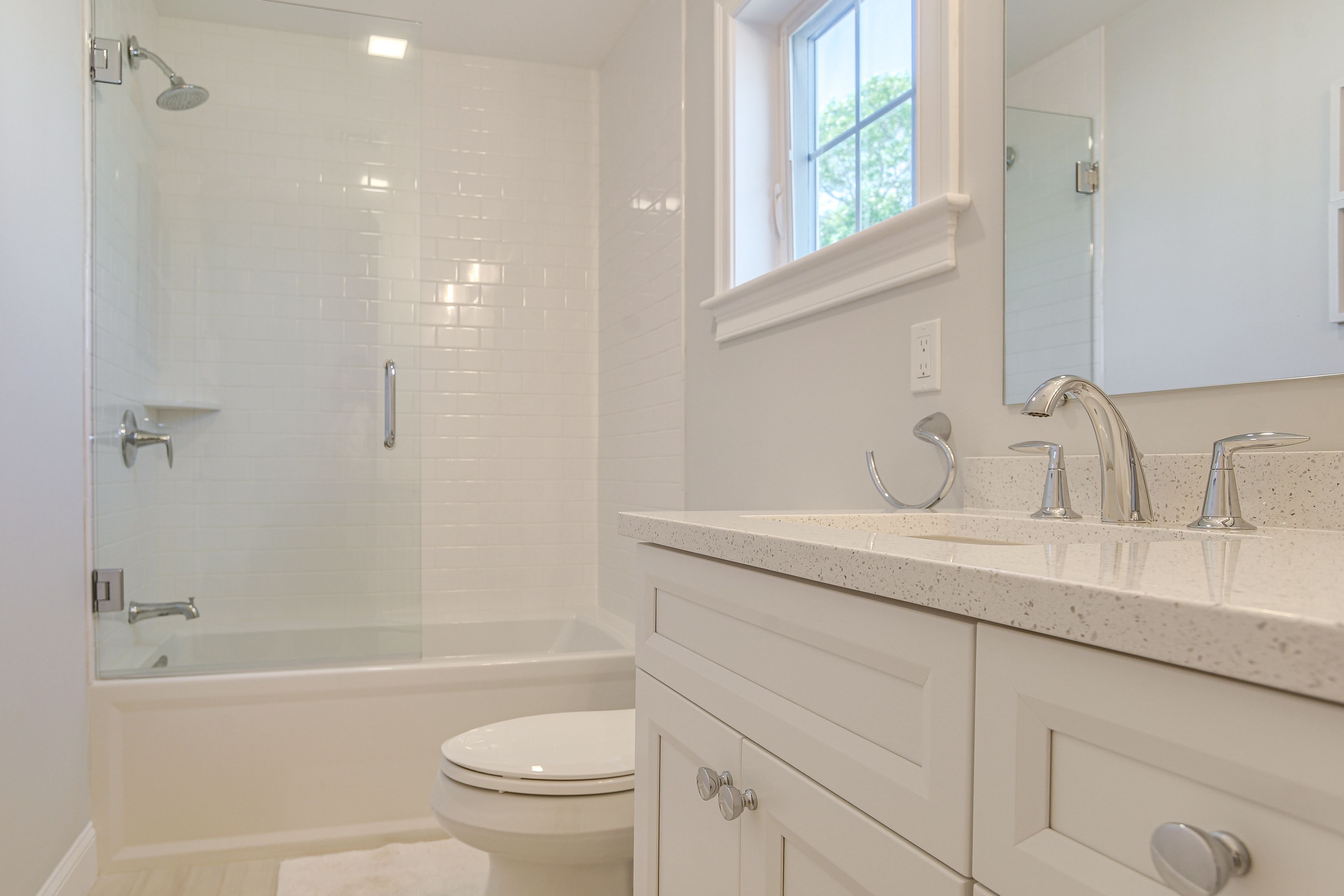 Full Bathroom | 2nd Floor