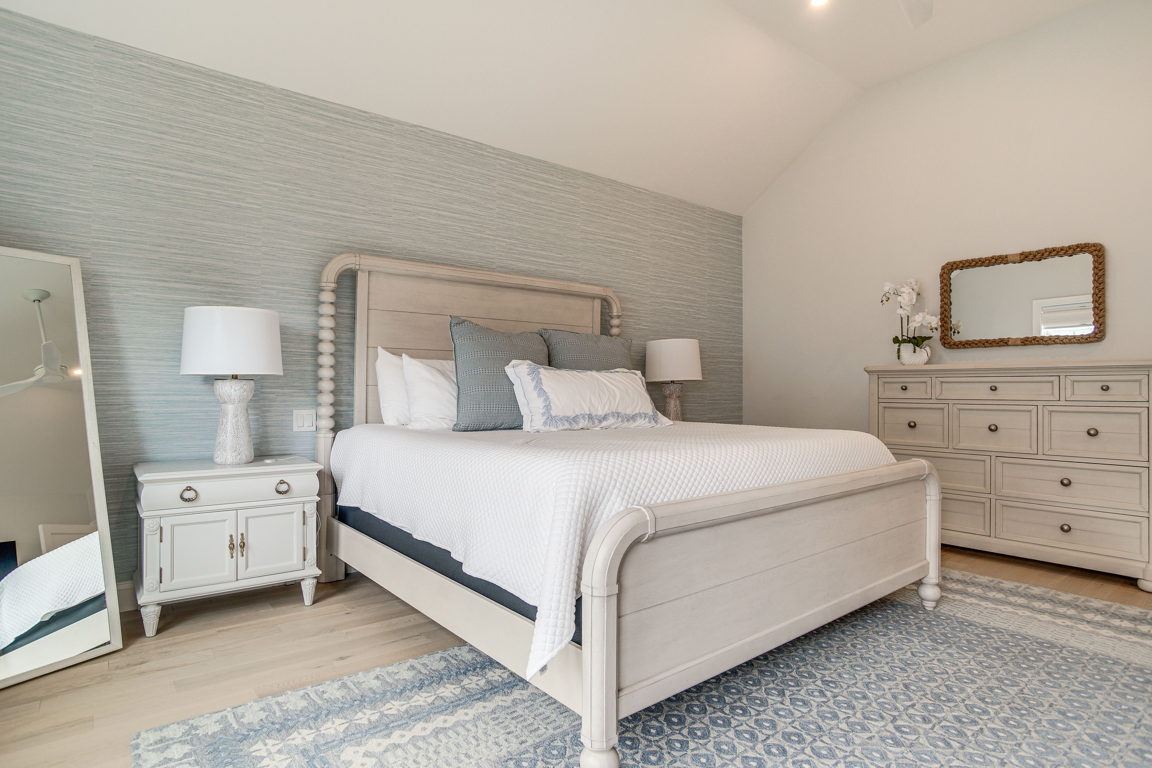 Bedroom 1 | 1st Floor | King Bed | Smart TV | Laptop-Friendly Workspace