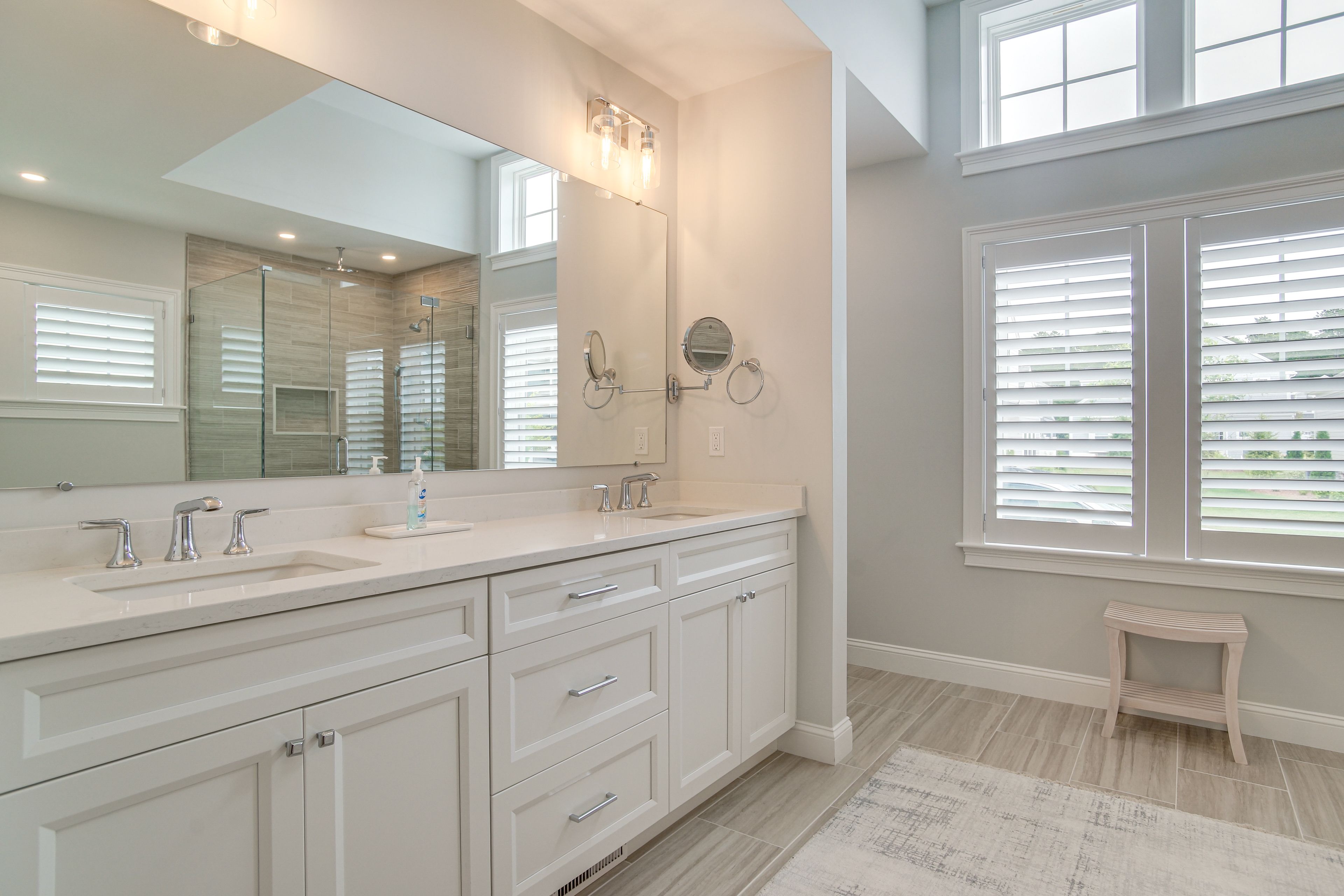 Full Bathroom | 1st Floor