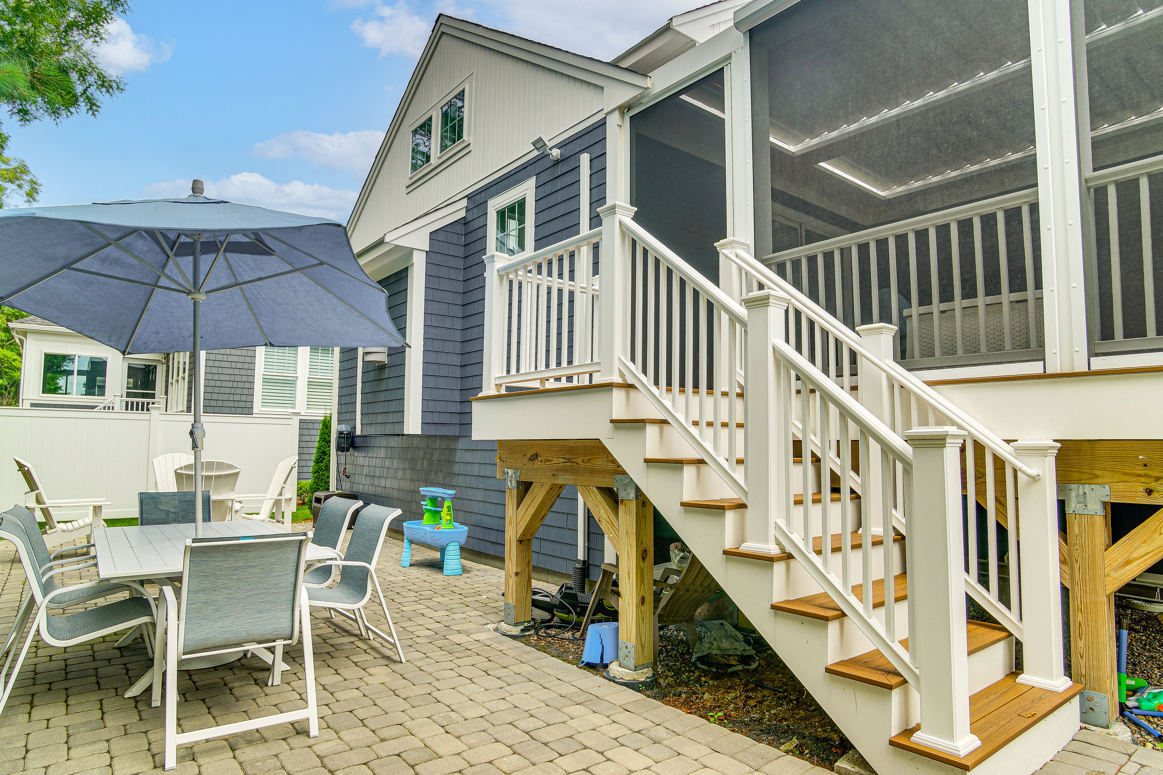 Private Patio | Dining Table | Wood-Burning Fire Pit