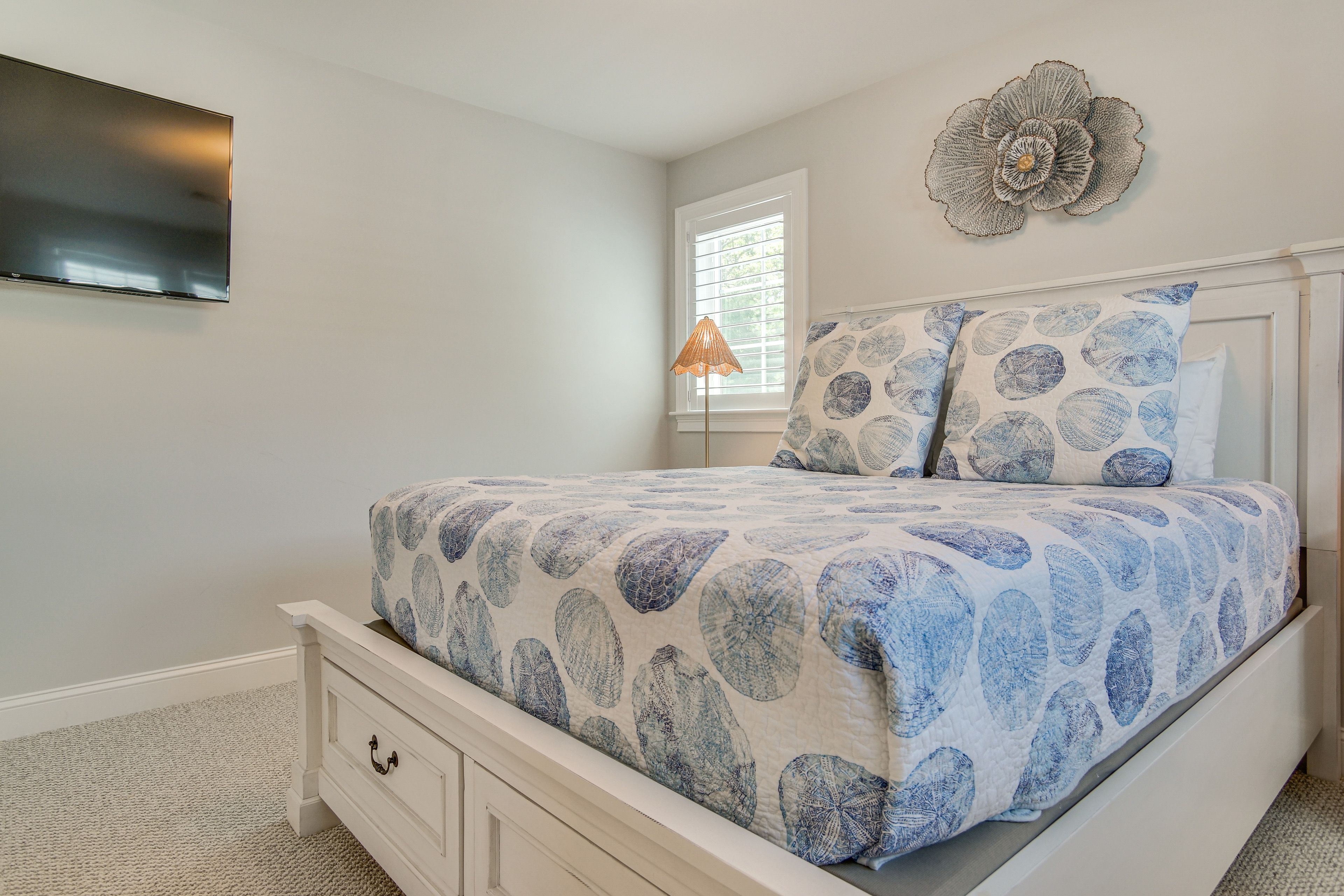 Bedroom 2 | 2nd Floor | Queen Bed