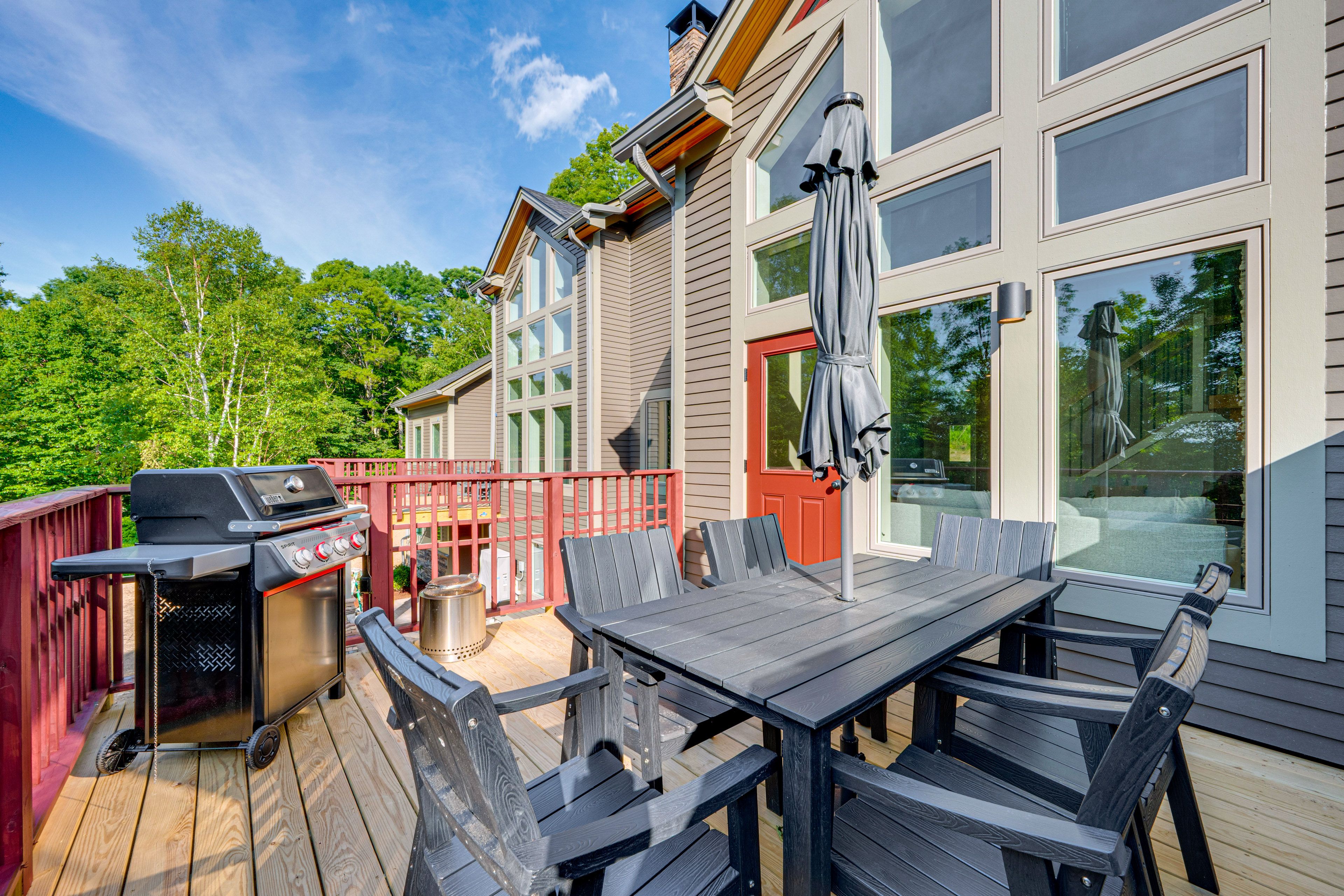 Private Deck | Fire Pit | Gas Grill | Dining Area