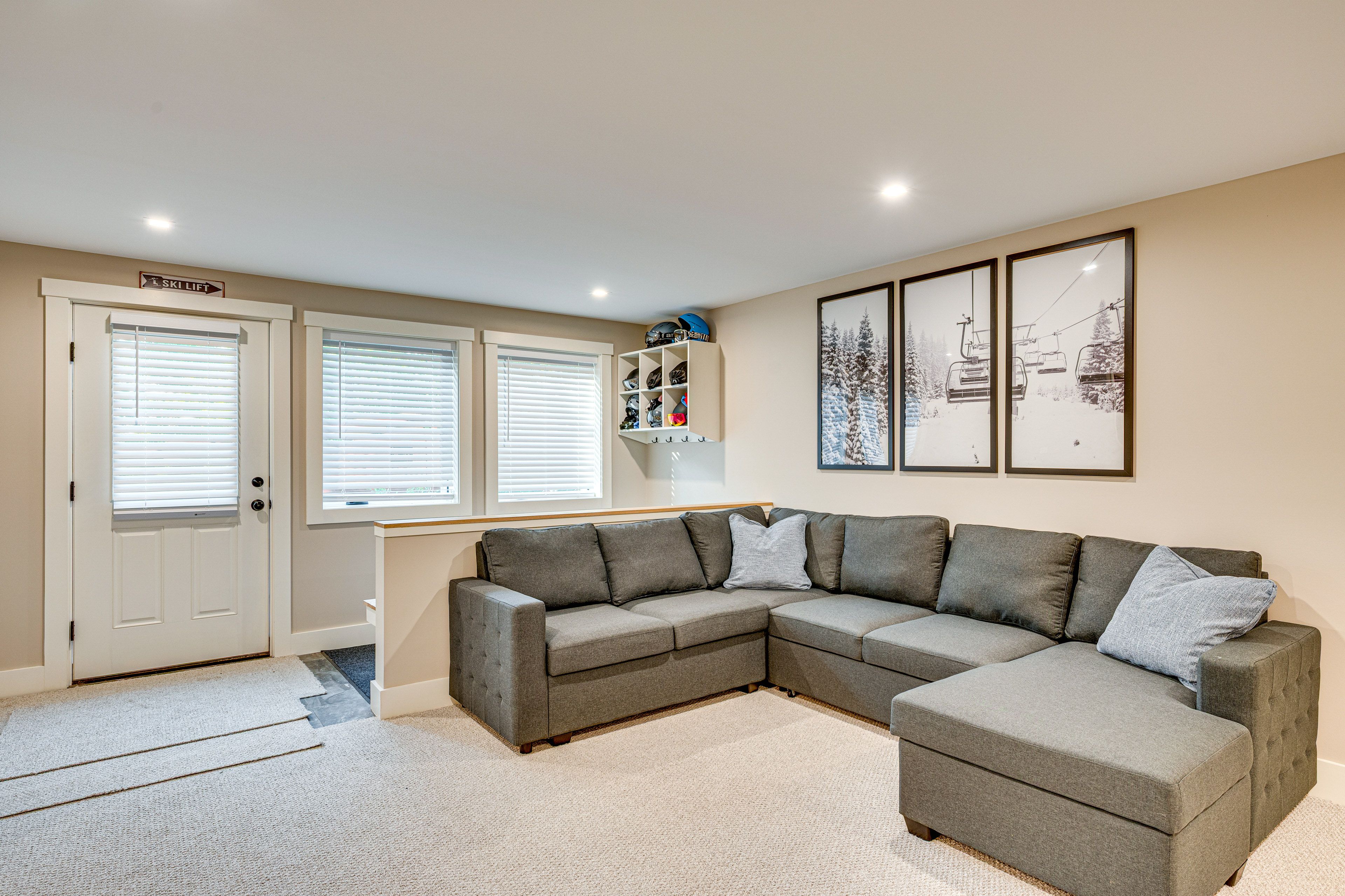 Family Room | Smart TV | Free WiFi