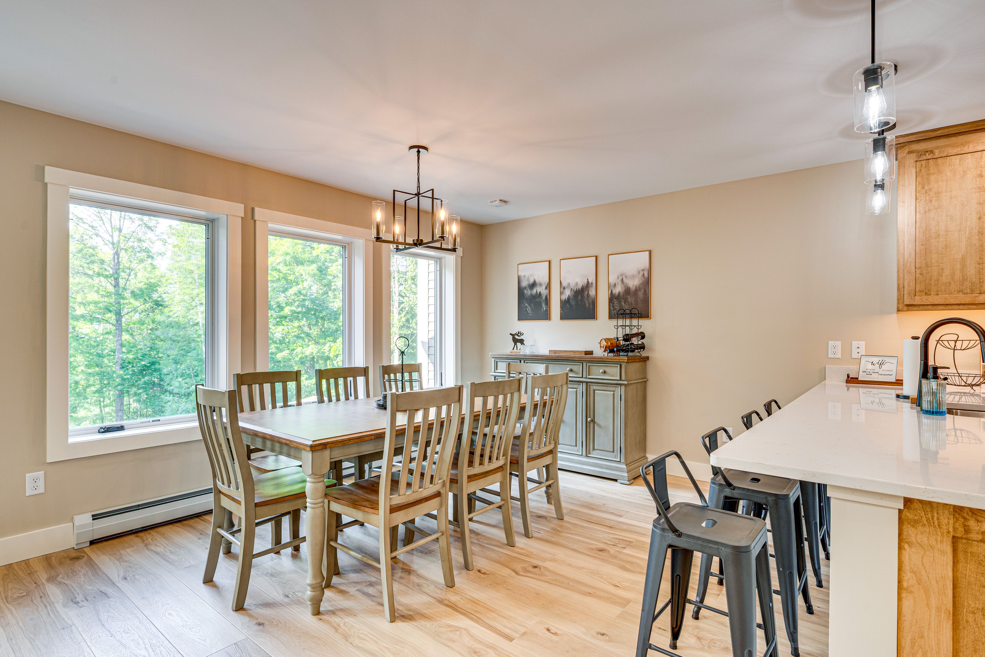Dining Area | Dishware/Flatware Provided | Main Level