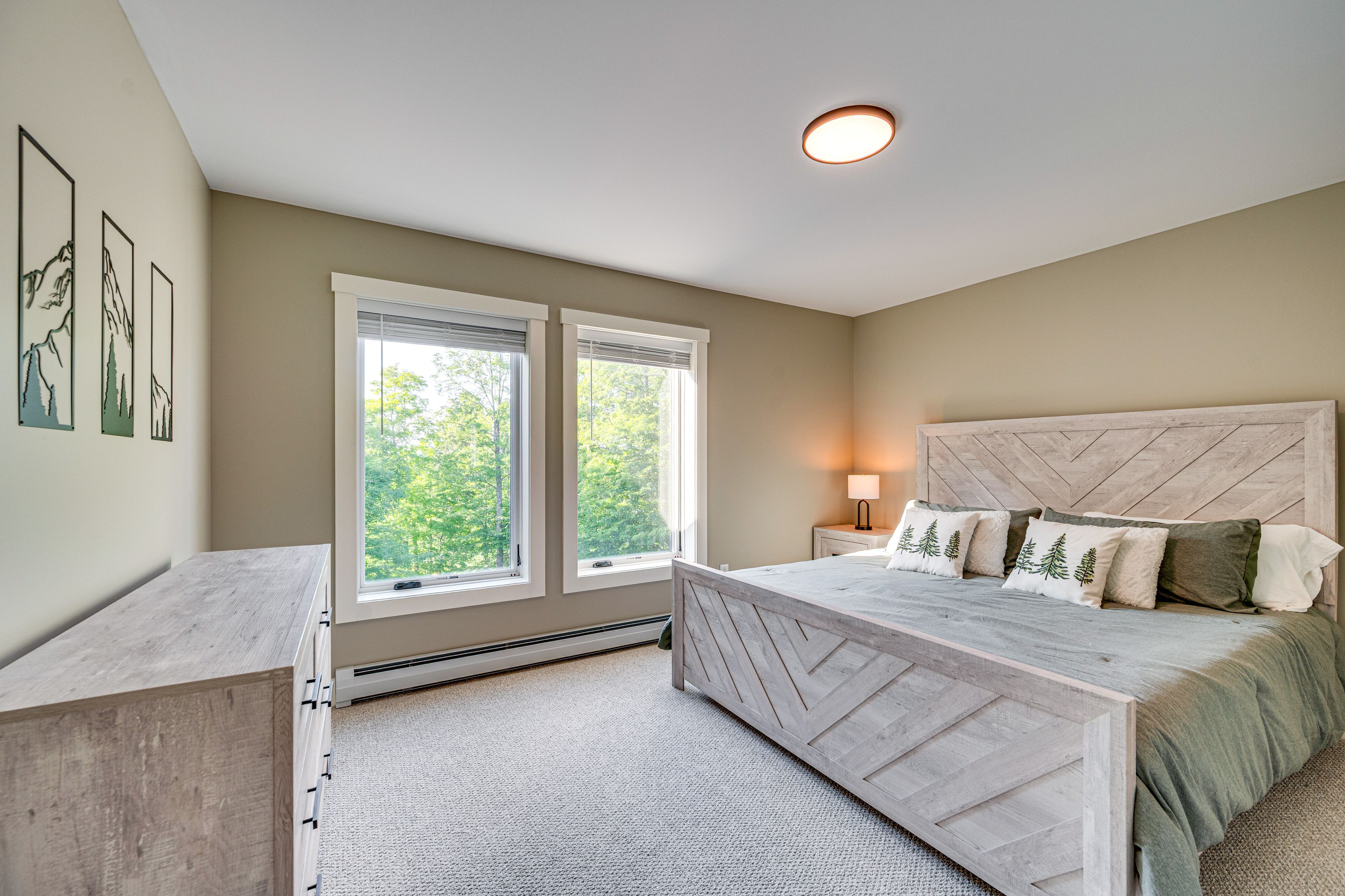 Bedroom 1 | King Bed | Upper Level