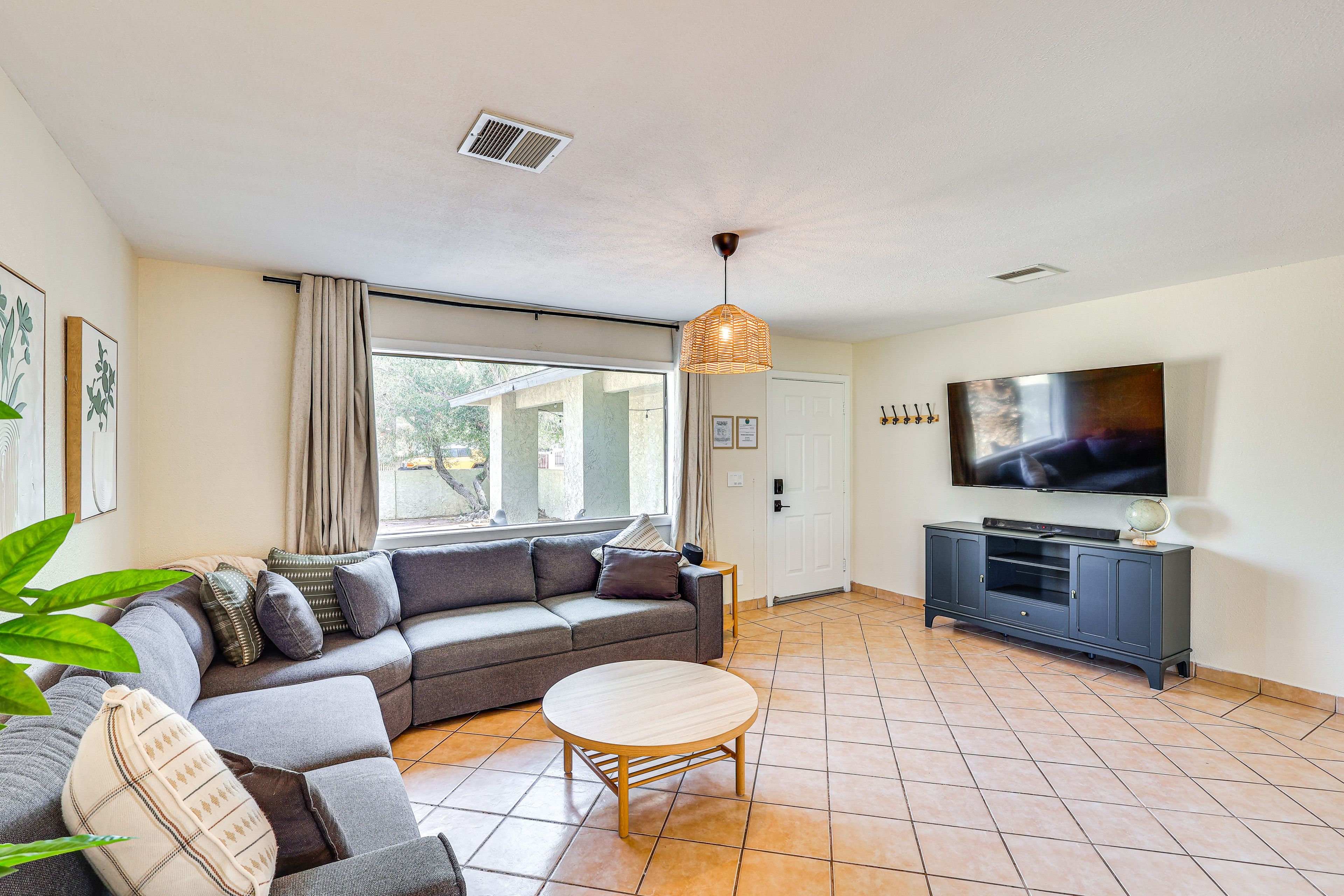 Bullhead City Vacation Rental | 3BR | 2BA | 1,092 Sq Ft | 1 Small Step Required