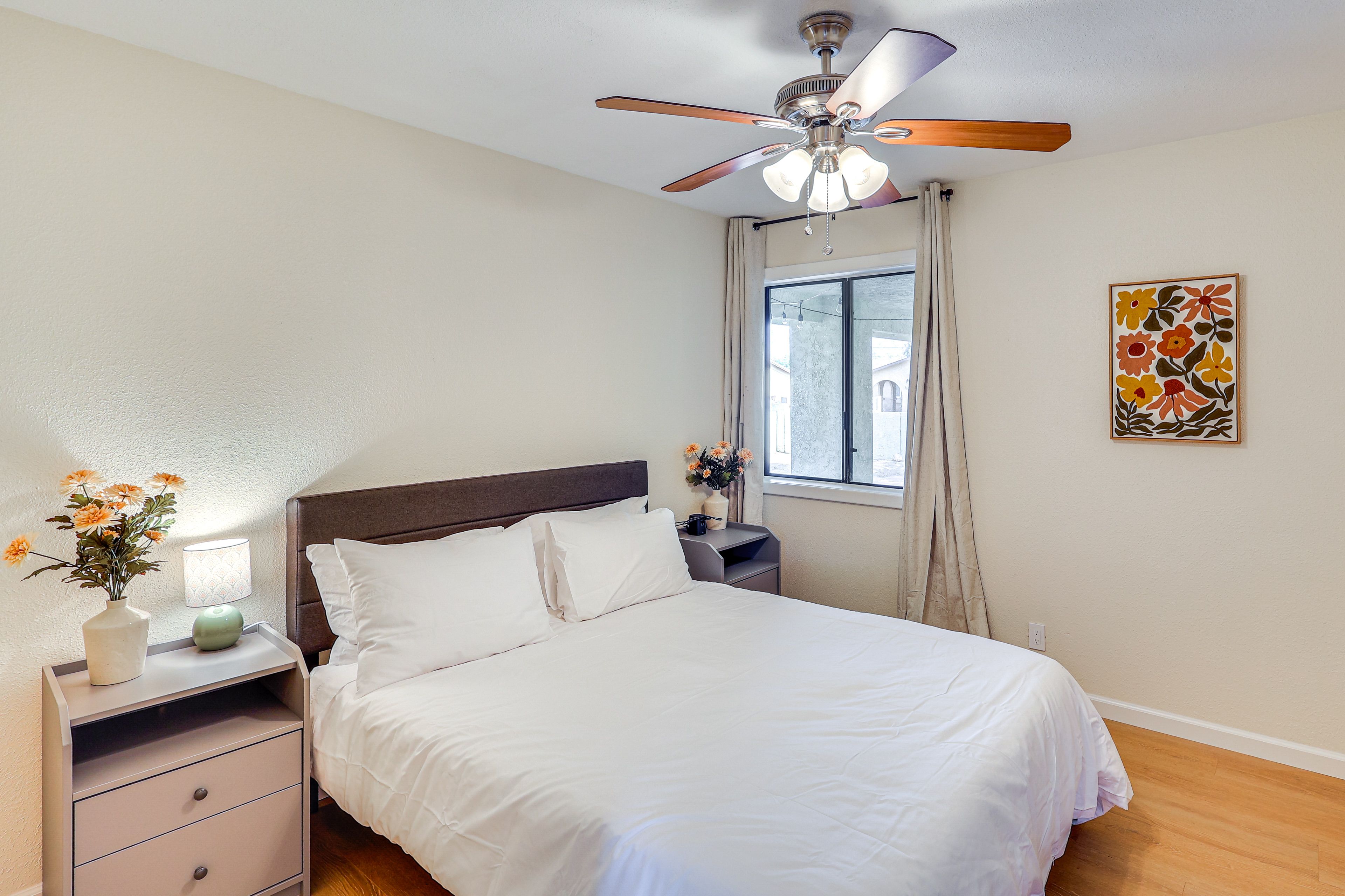 Bedroom 2 | Queen Bed