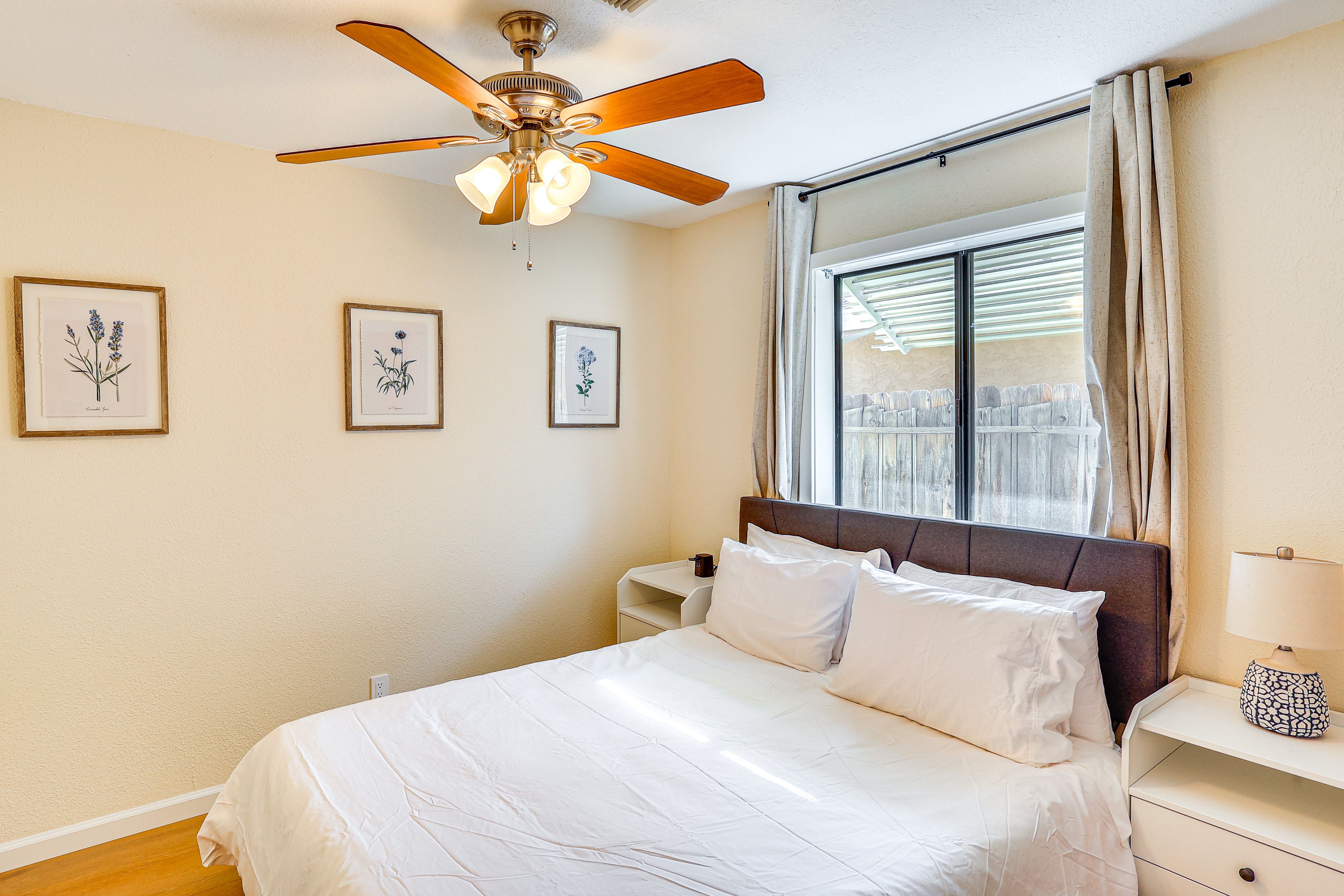 Bedroom 3 | Queen Bed