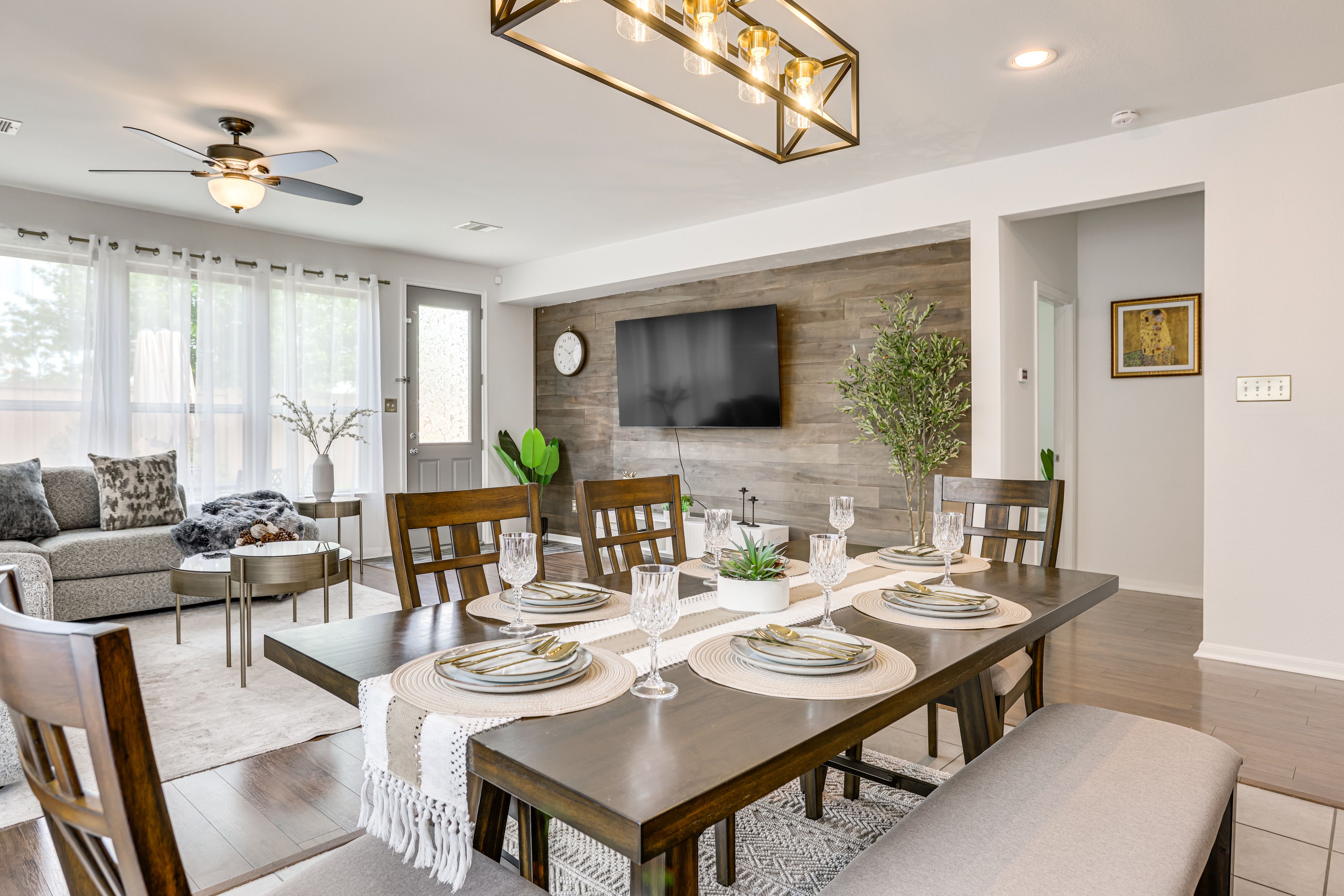Dining Area | Dishware/Flatware