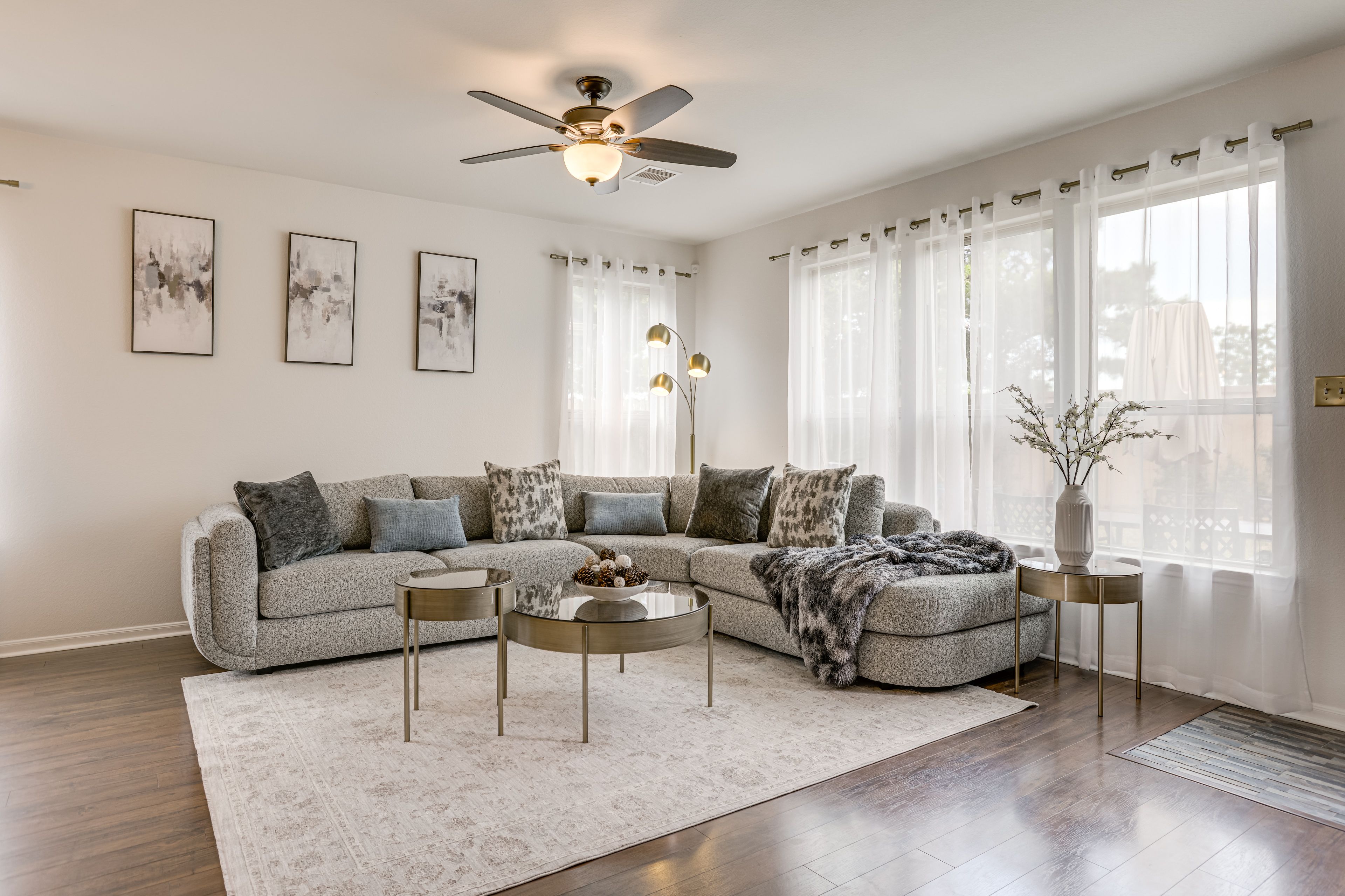 Living Room | Smart TV