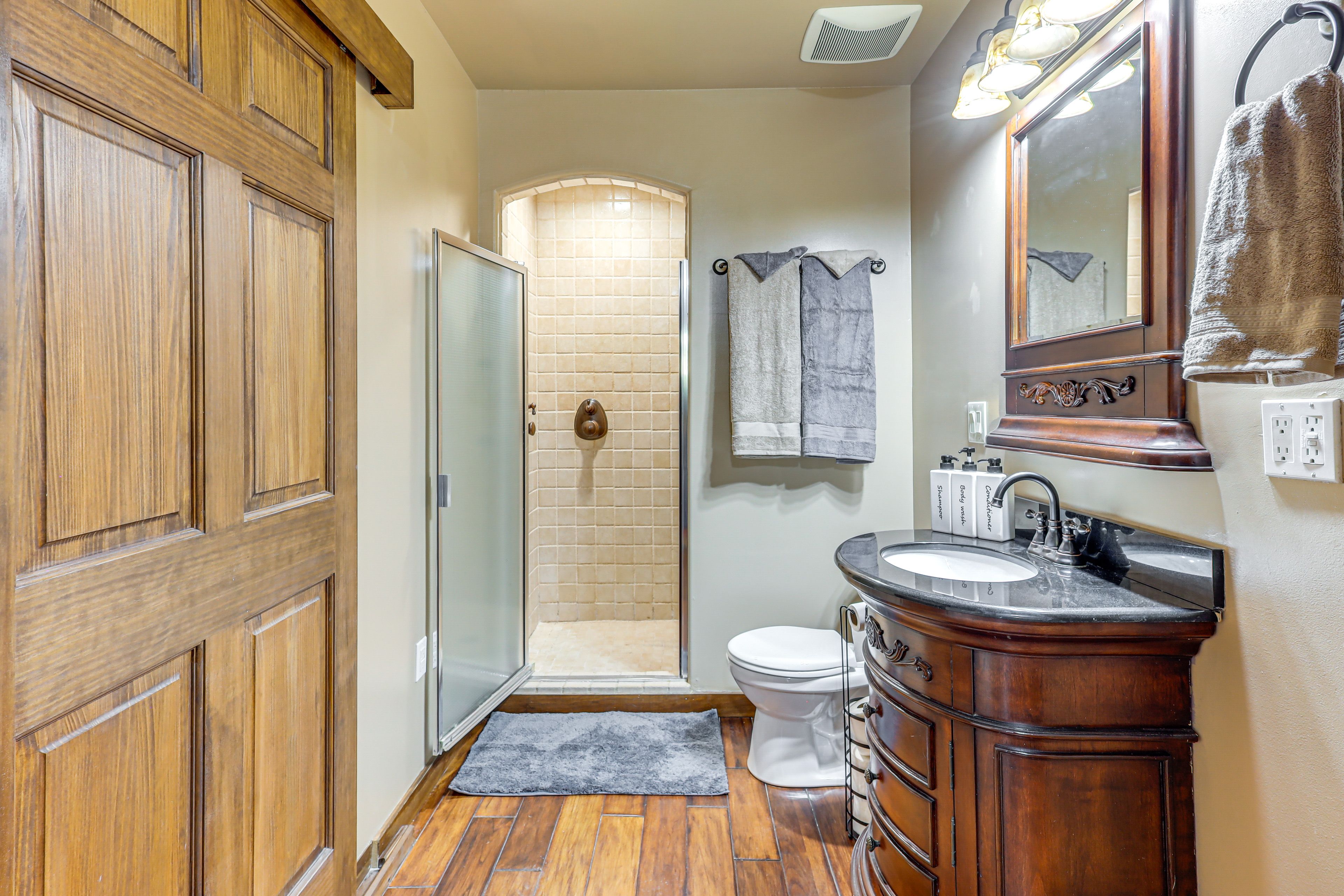En-Suite Bathroom | 2nd Floor